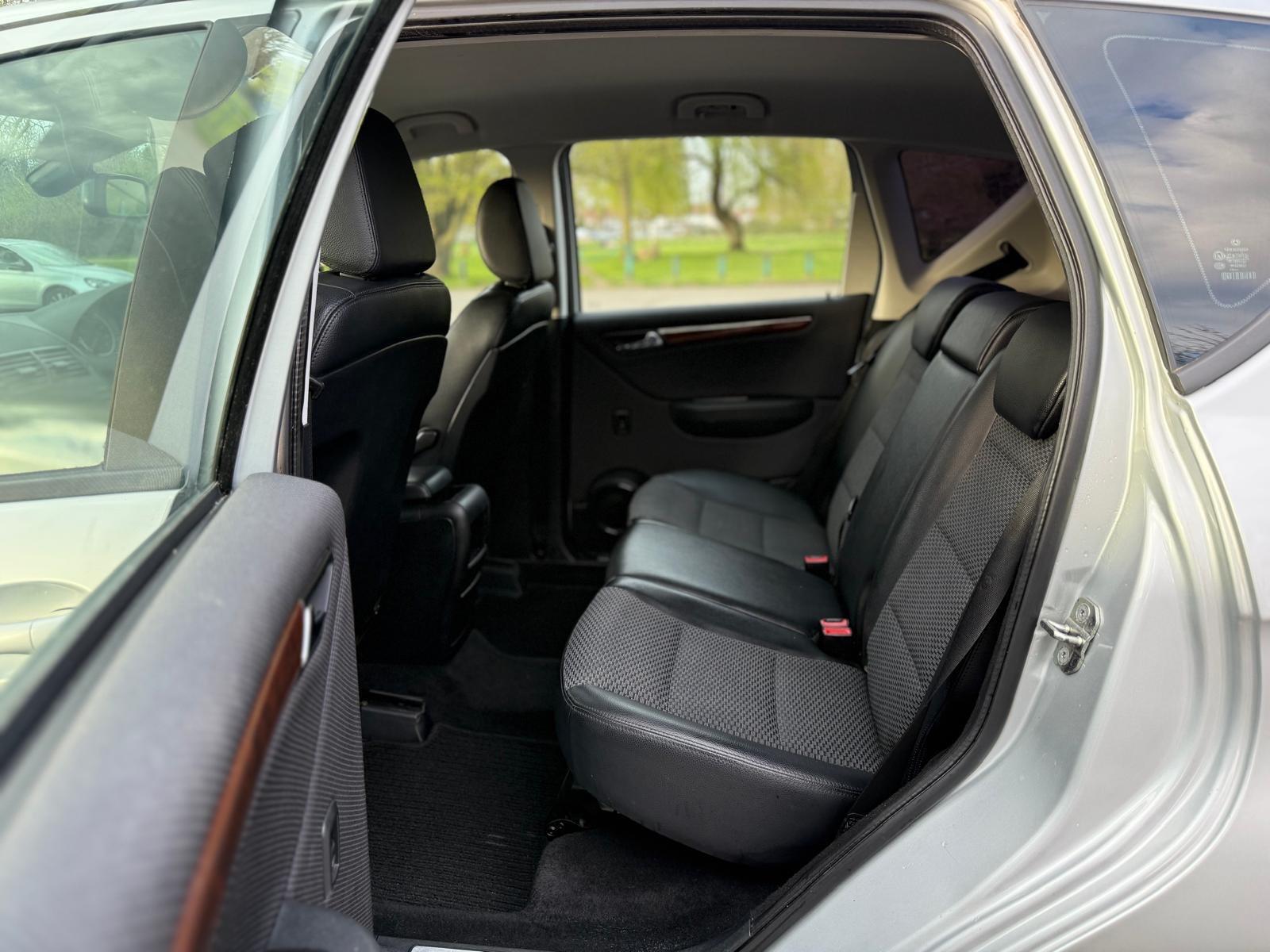 Mercedes-Benz A Class view 32