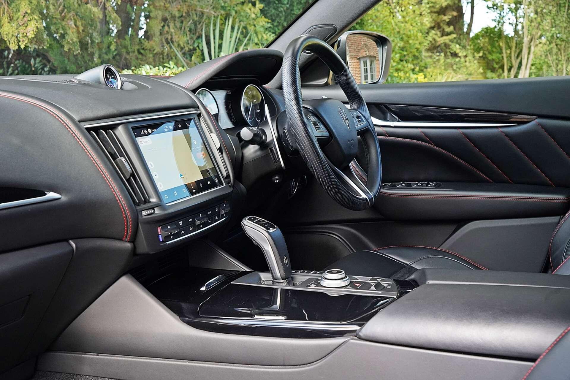 Maserati Levante view 16
