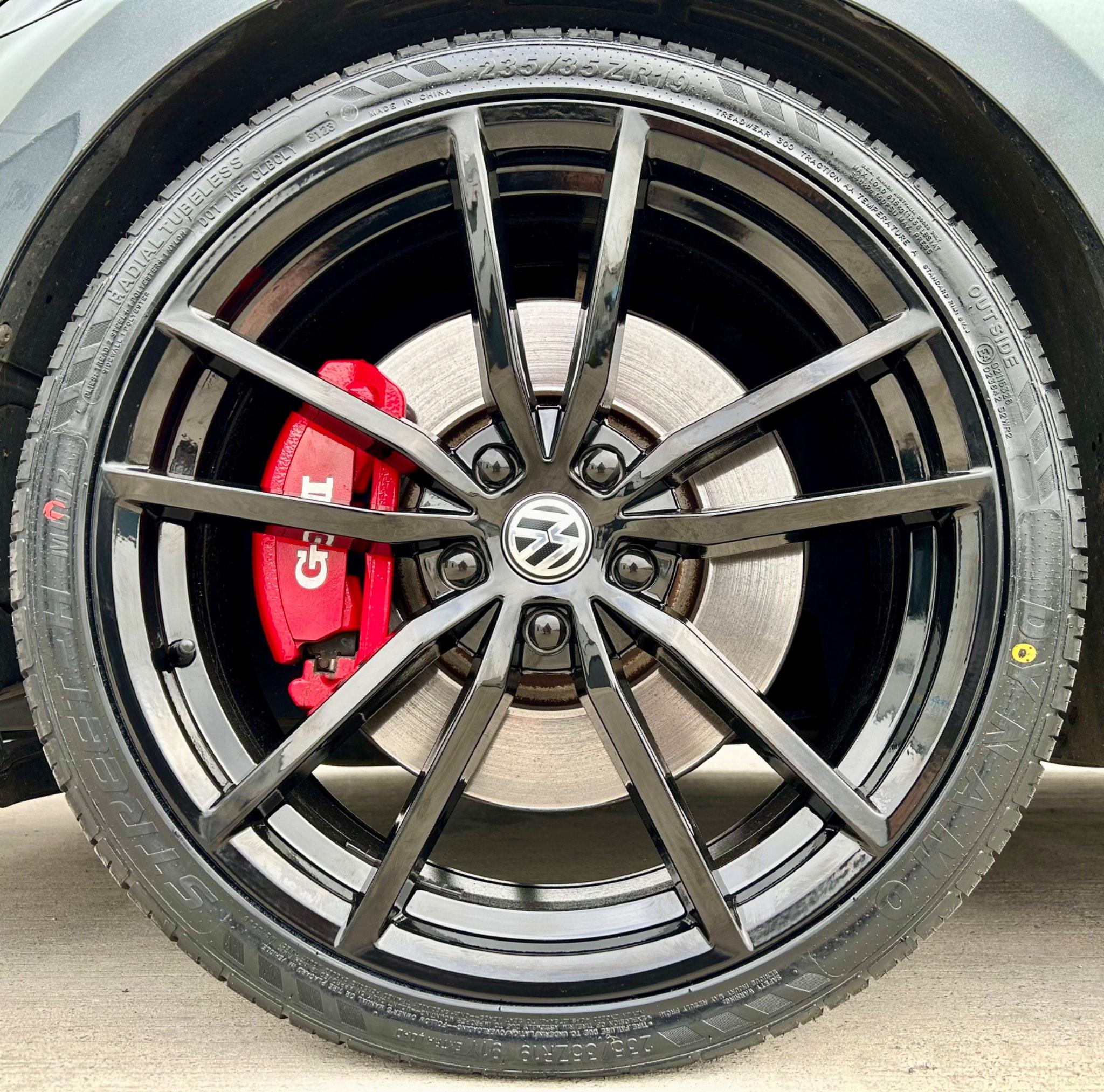 Volkswagen Golf view 3