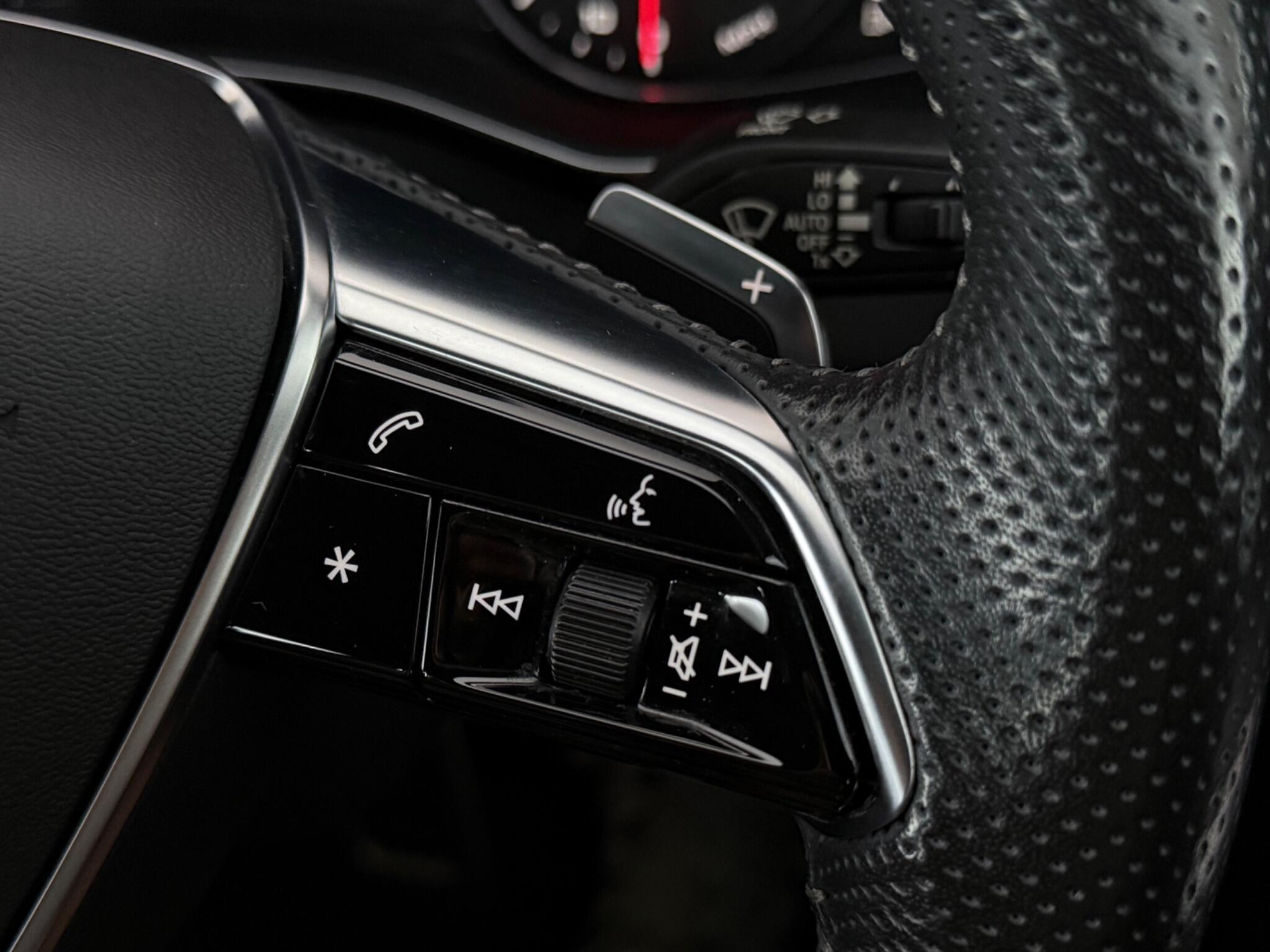 Audi A6 view 16