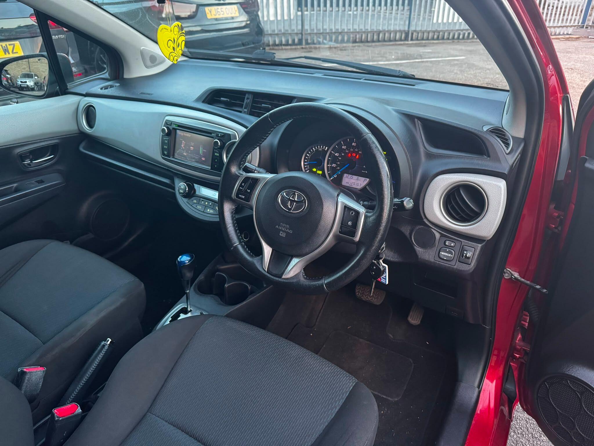 Toyota Yaris view 18