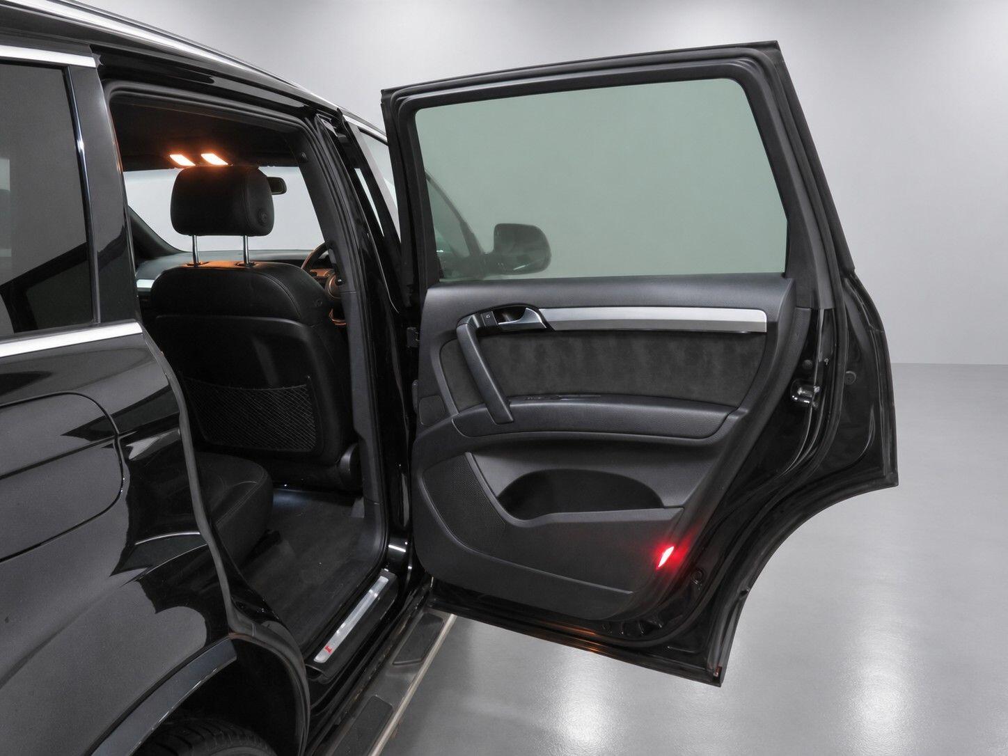 Audi Q7 view 26