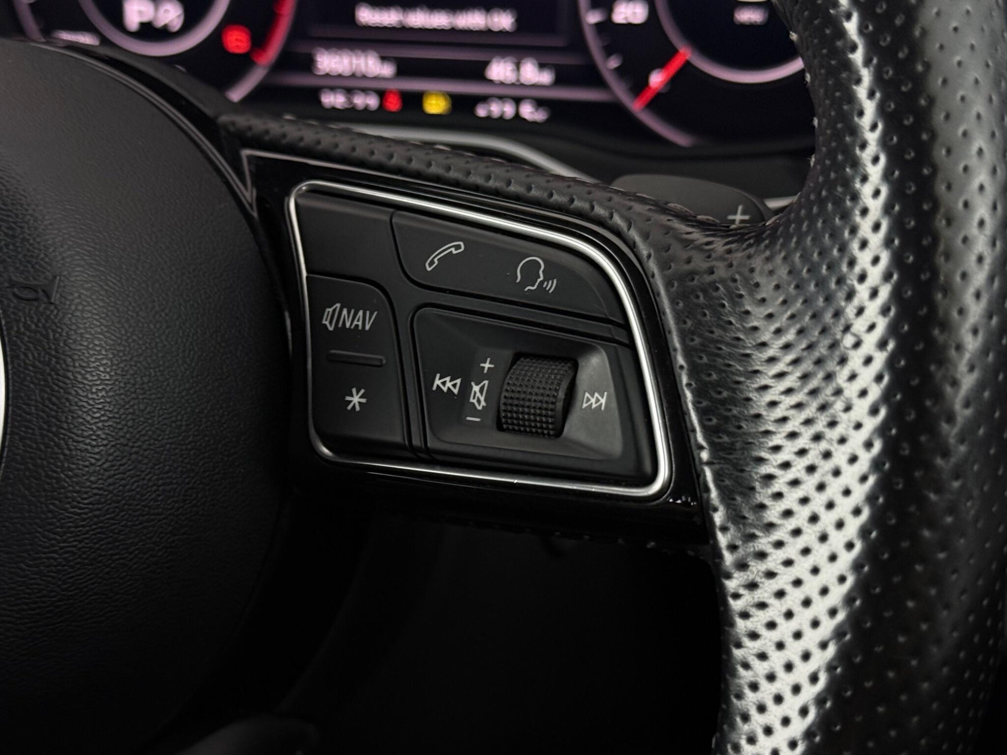 Audi A4 view 16