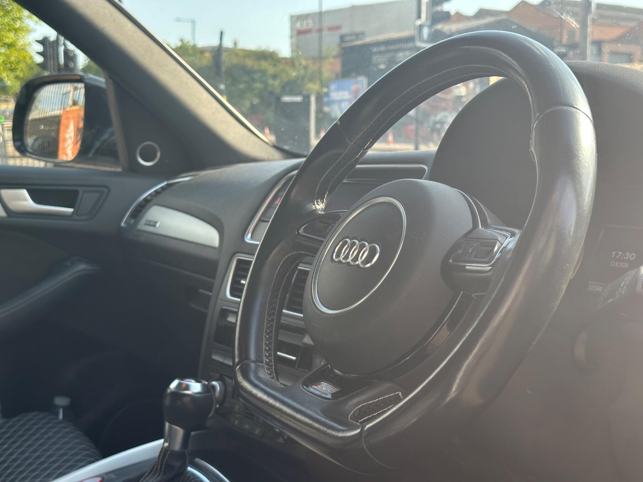 Audi SQ5 view 24
