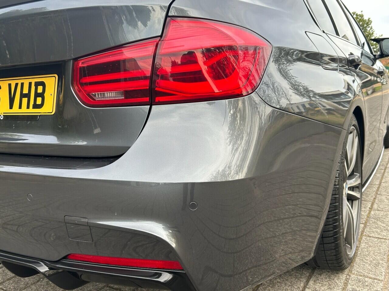 BMW 3 Series view 15