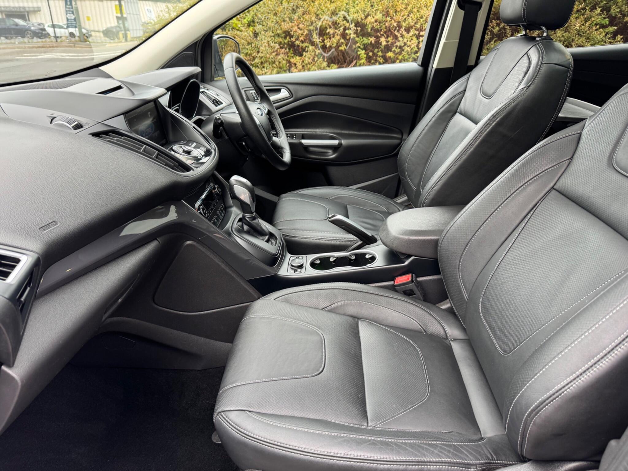 Ford Kuga view 12