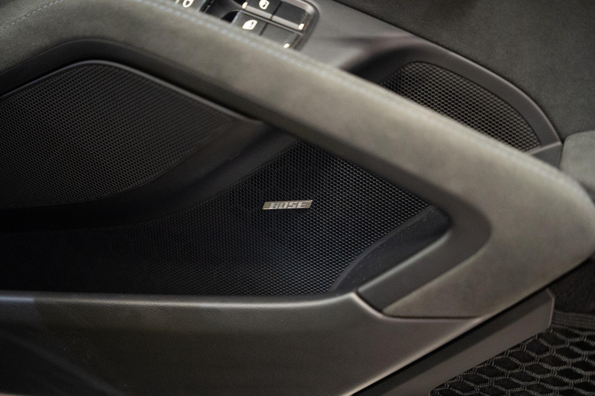 Porsche Cayman view 41