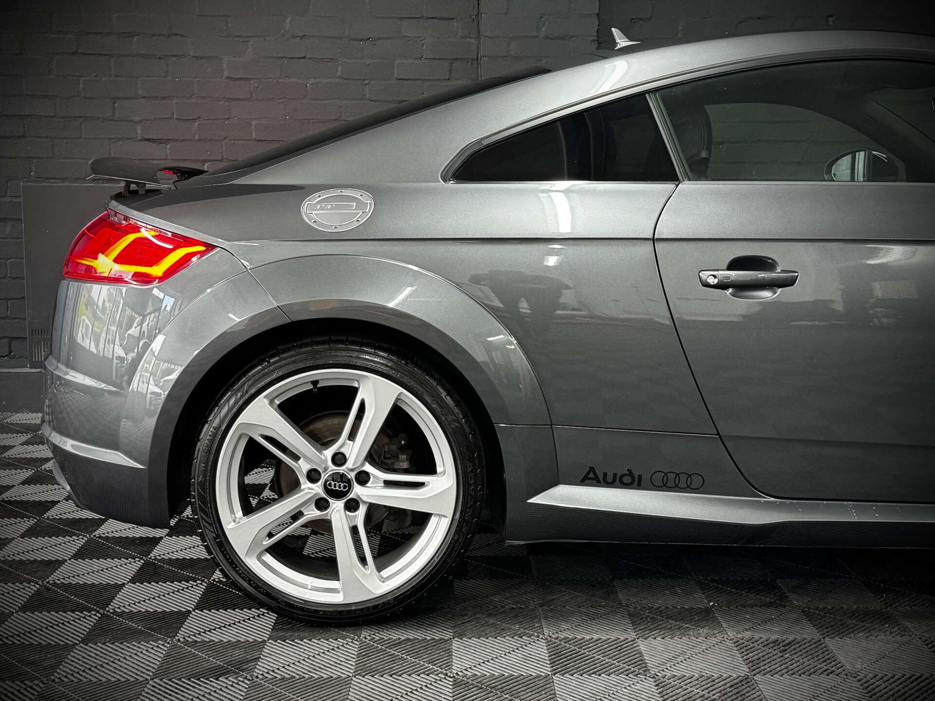Audi TT view 23