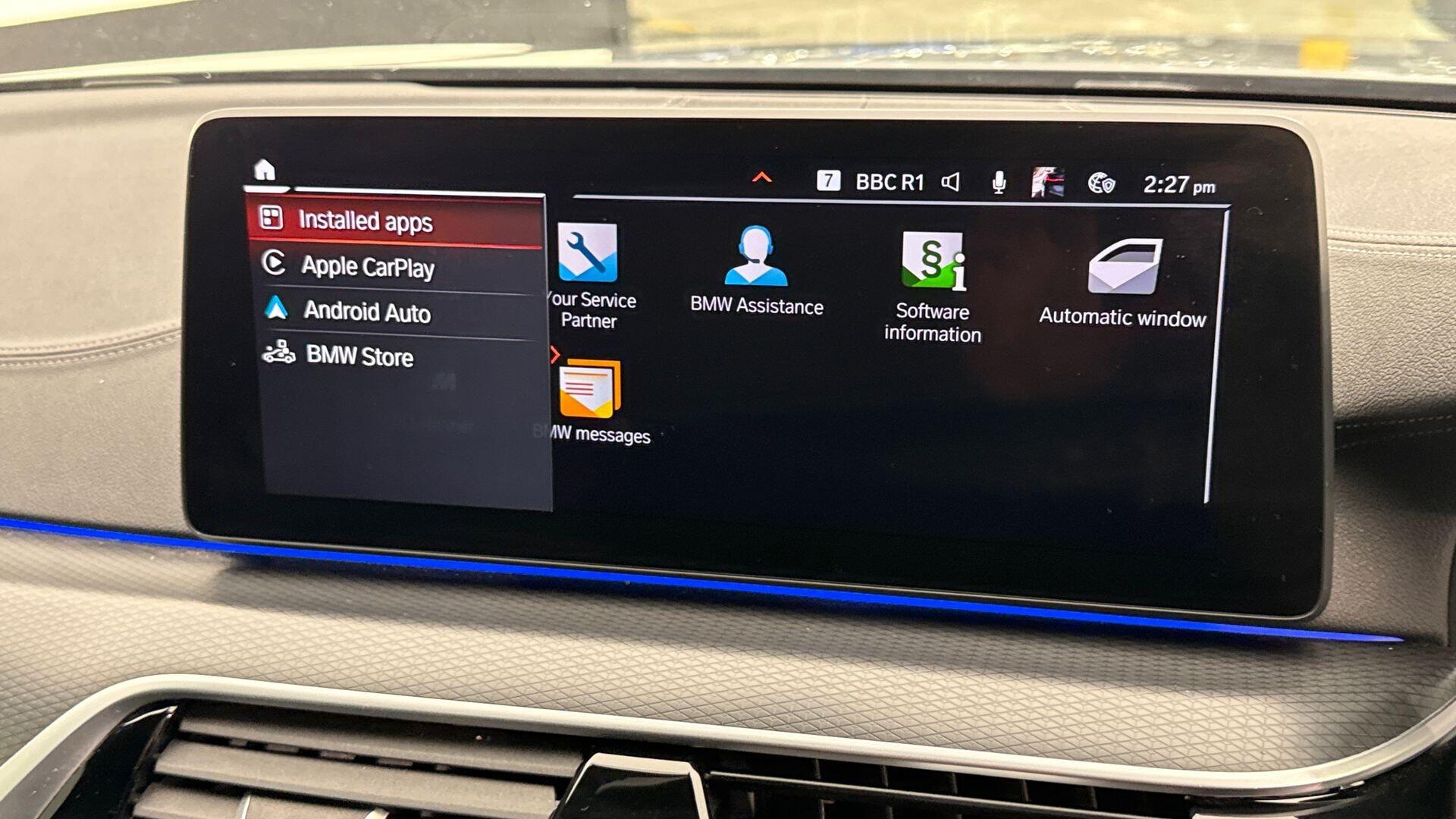 BMW 5 Series view 26