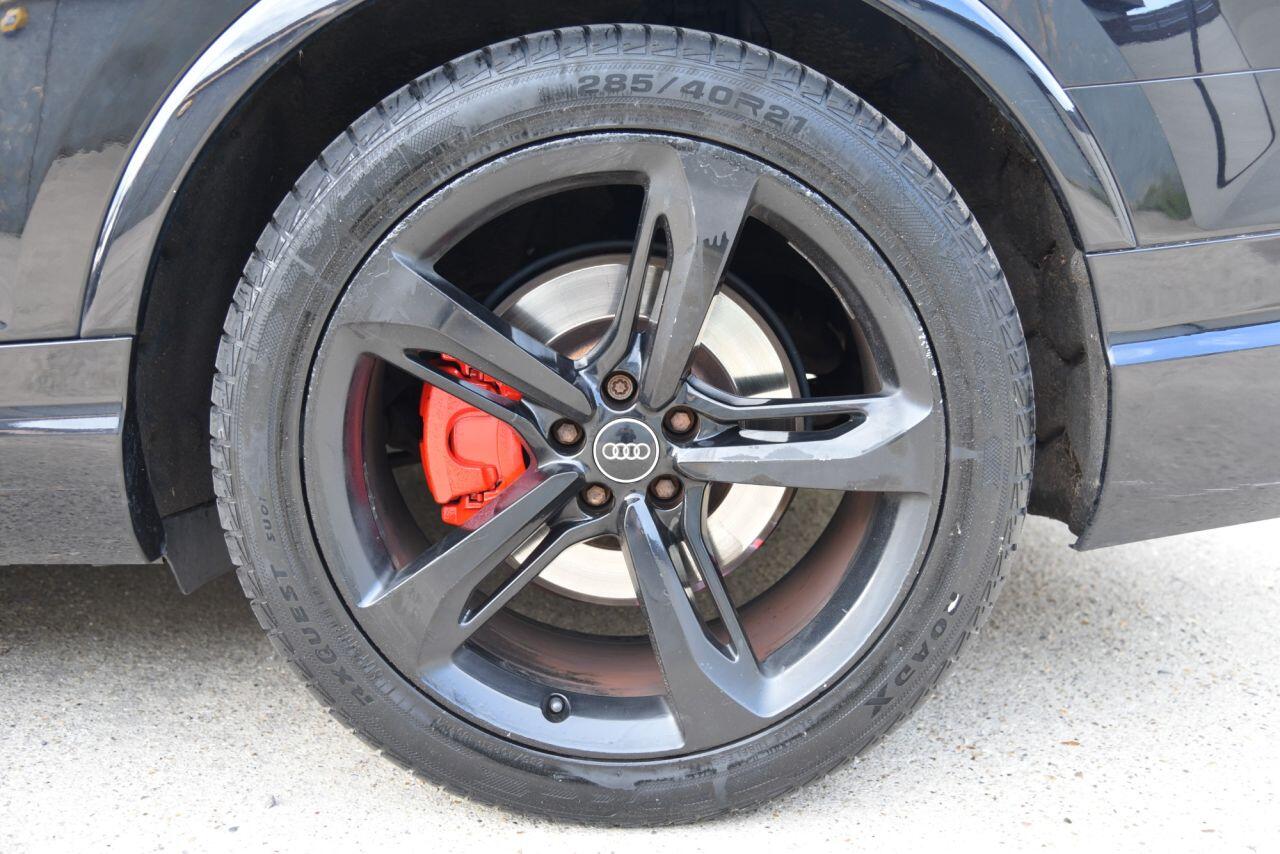 Audi Q7 view 70