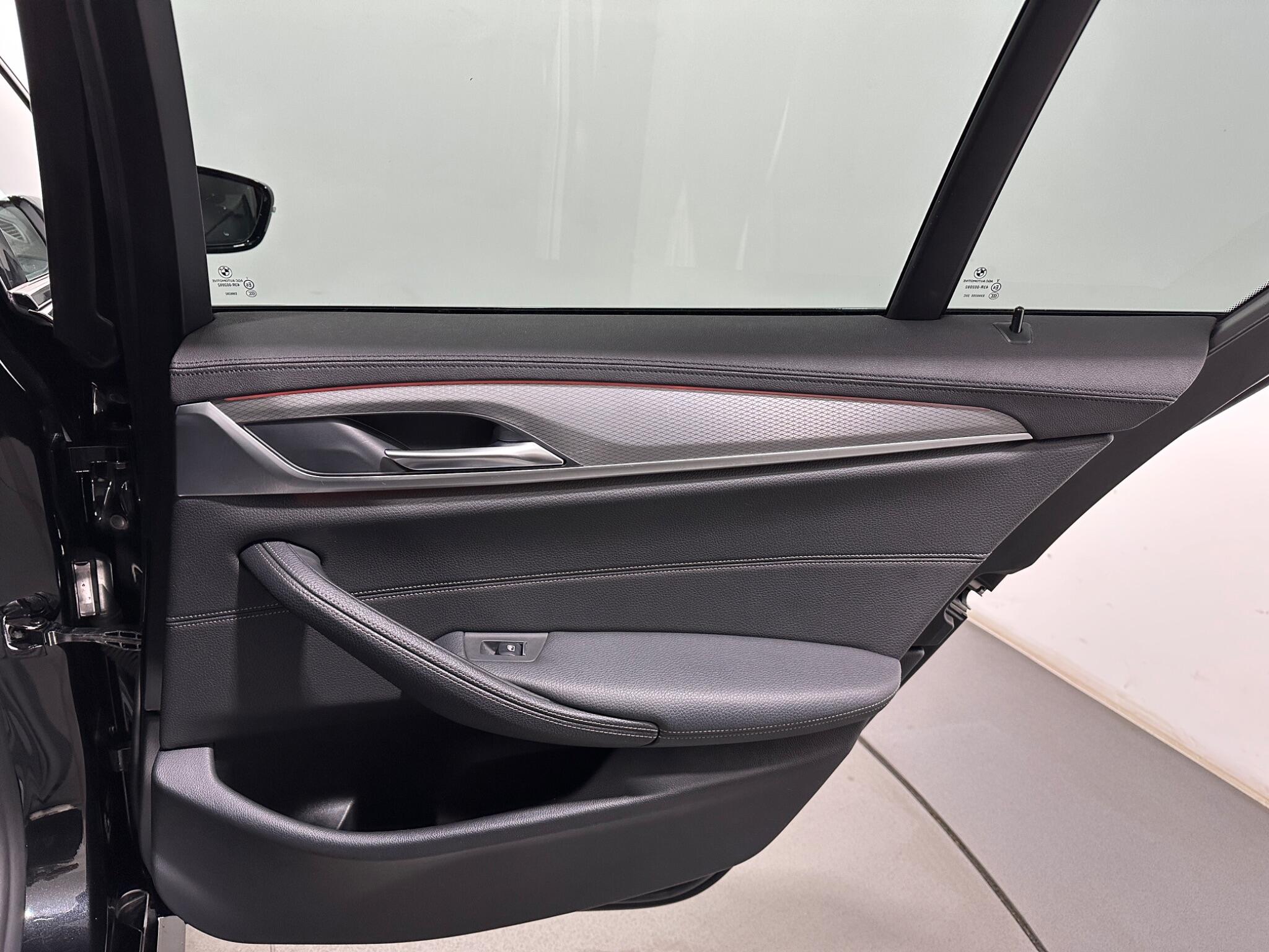 BMW 5 Series view 45