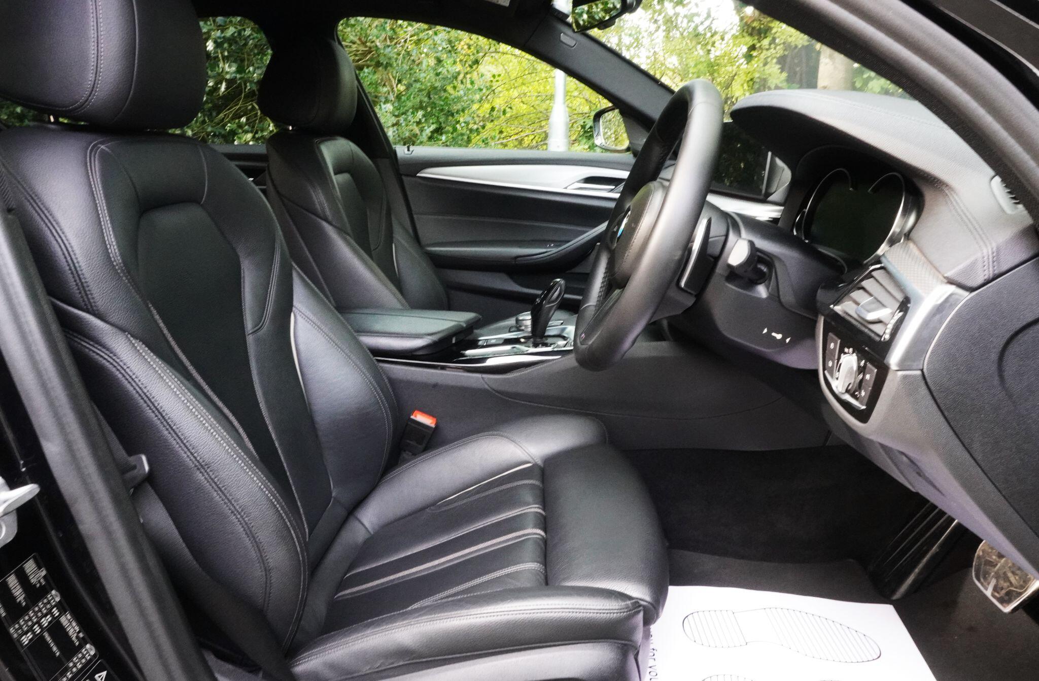 BMW 5 Series view 14