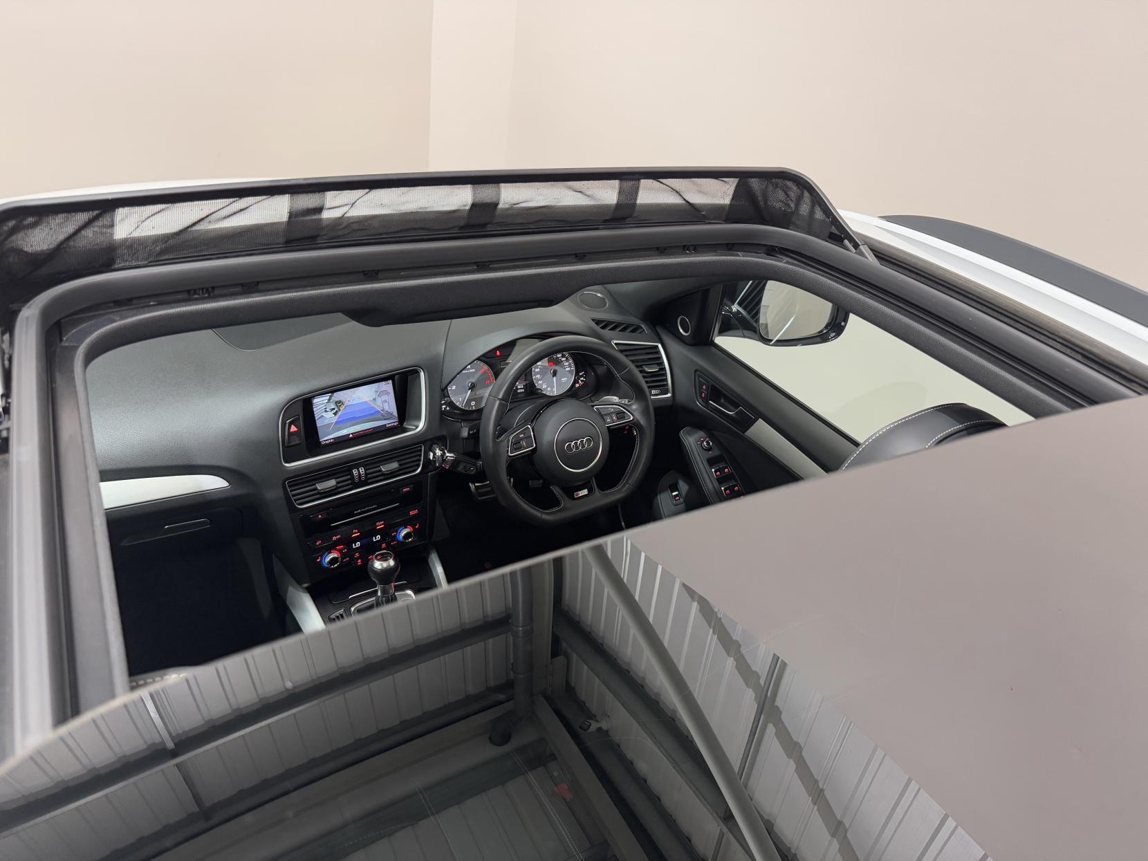 Audi SQ5 view 10