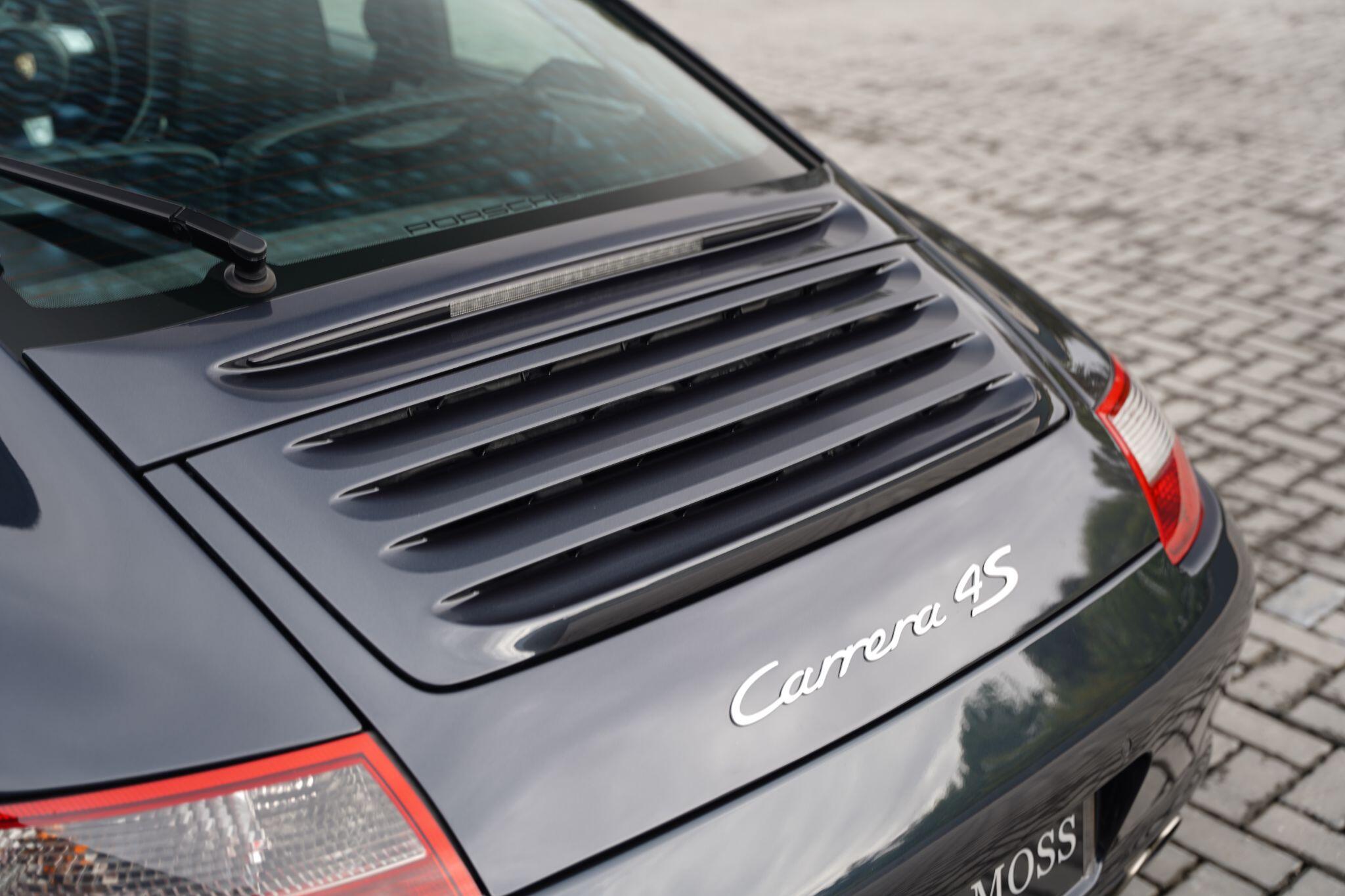 Porsche 911 view 59