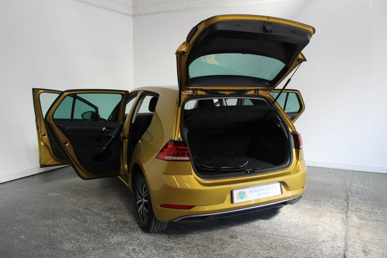 Volkswagen Golf view 21