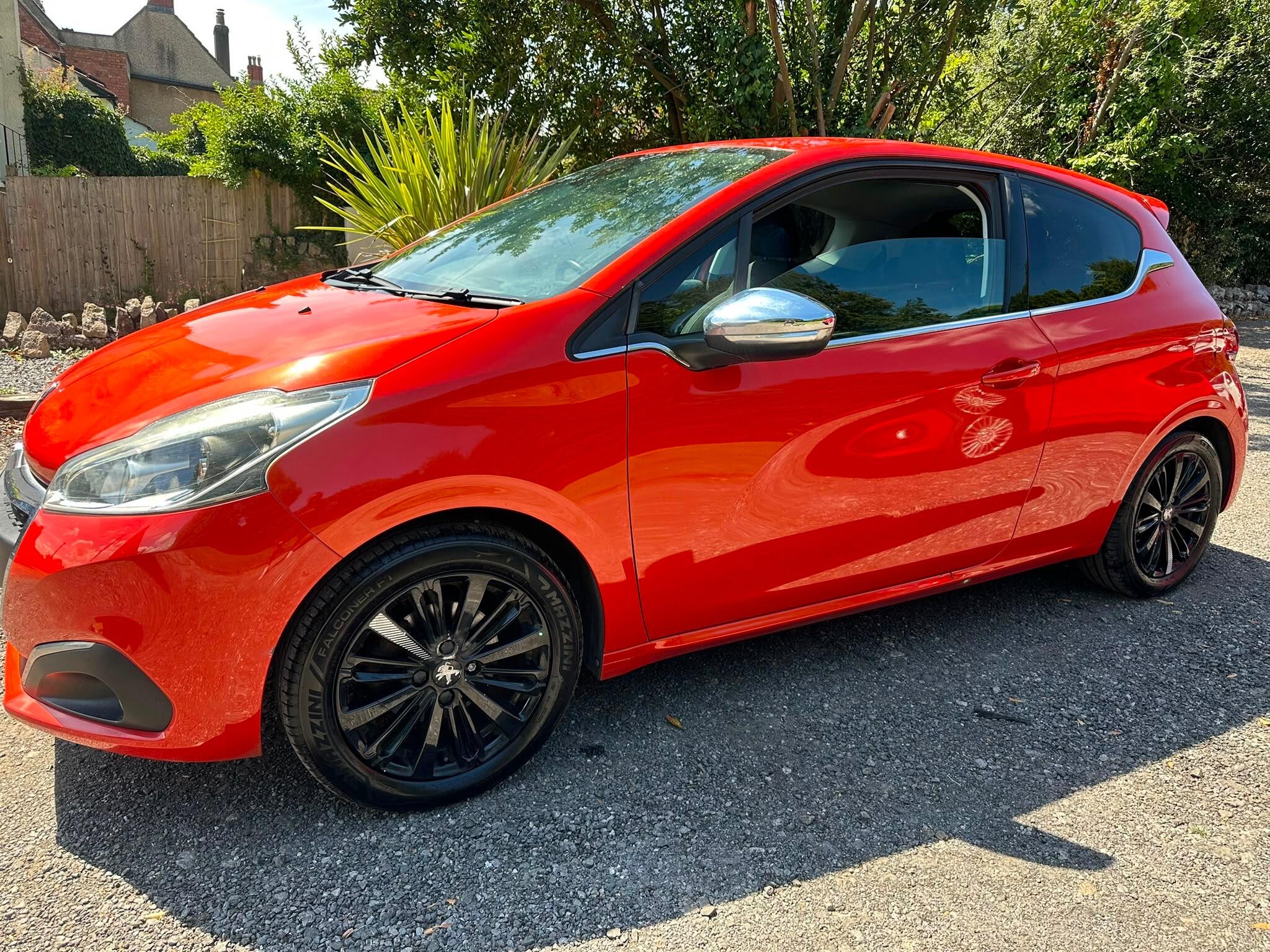 Peugeot 208 view 10