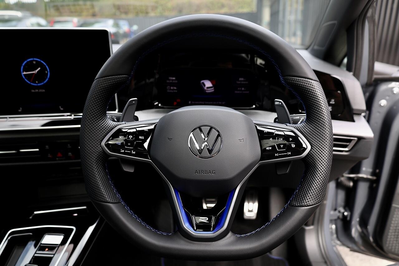 Volkswagen Golf view 28
