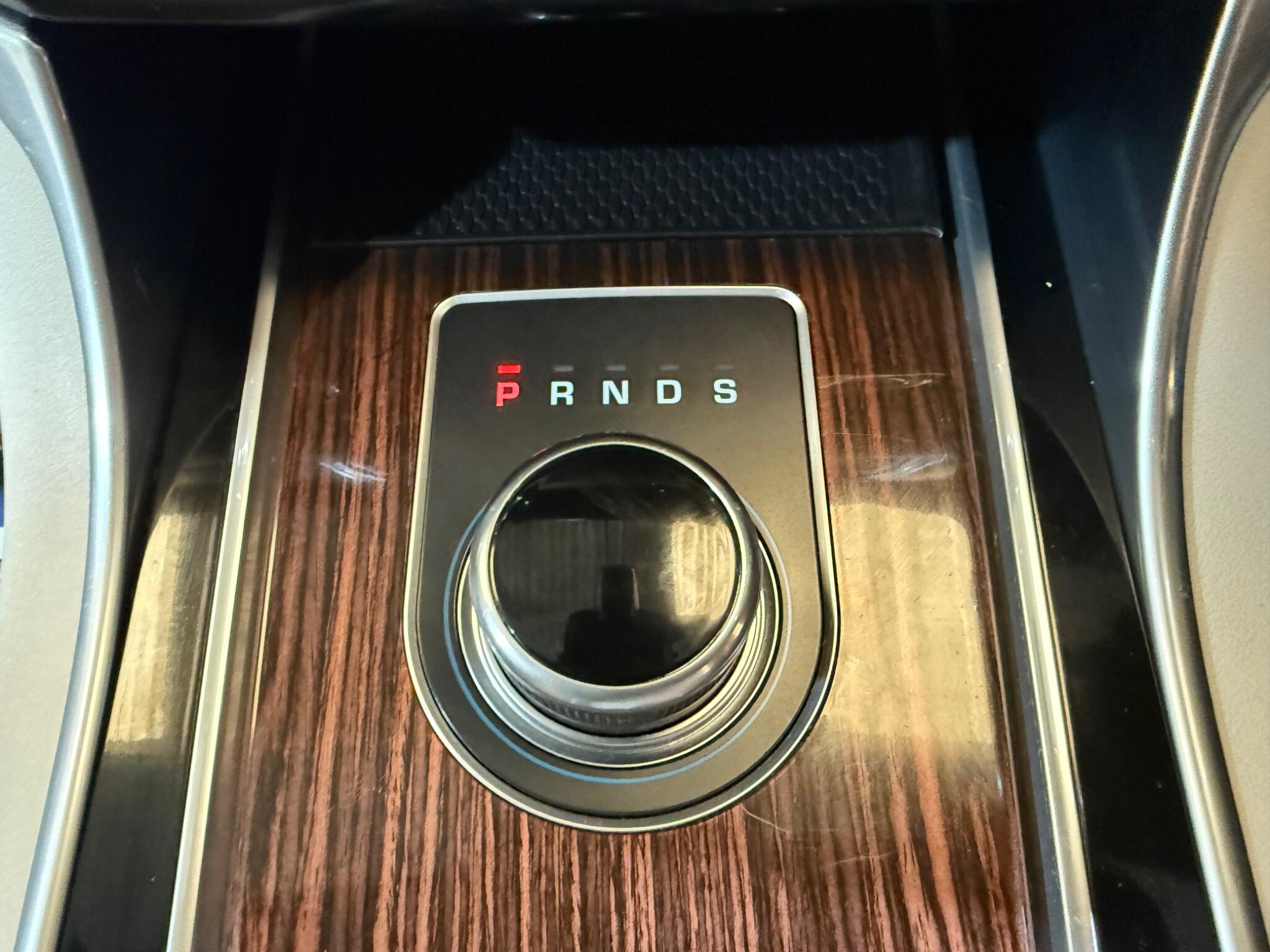 Jaguar XF view 28