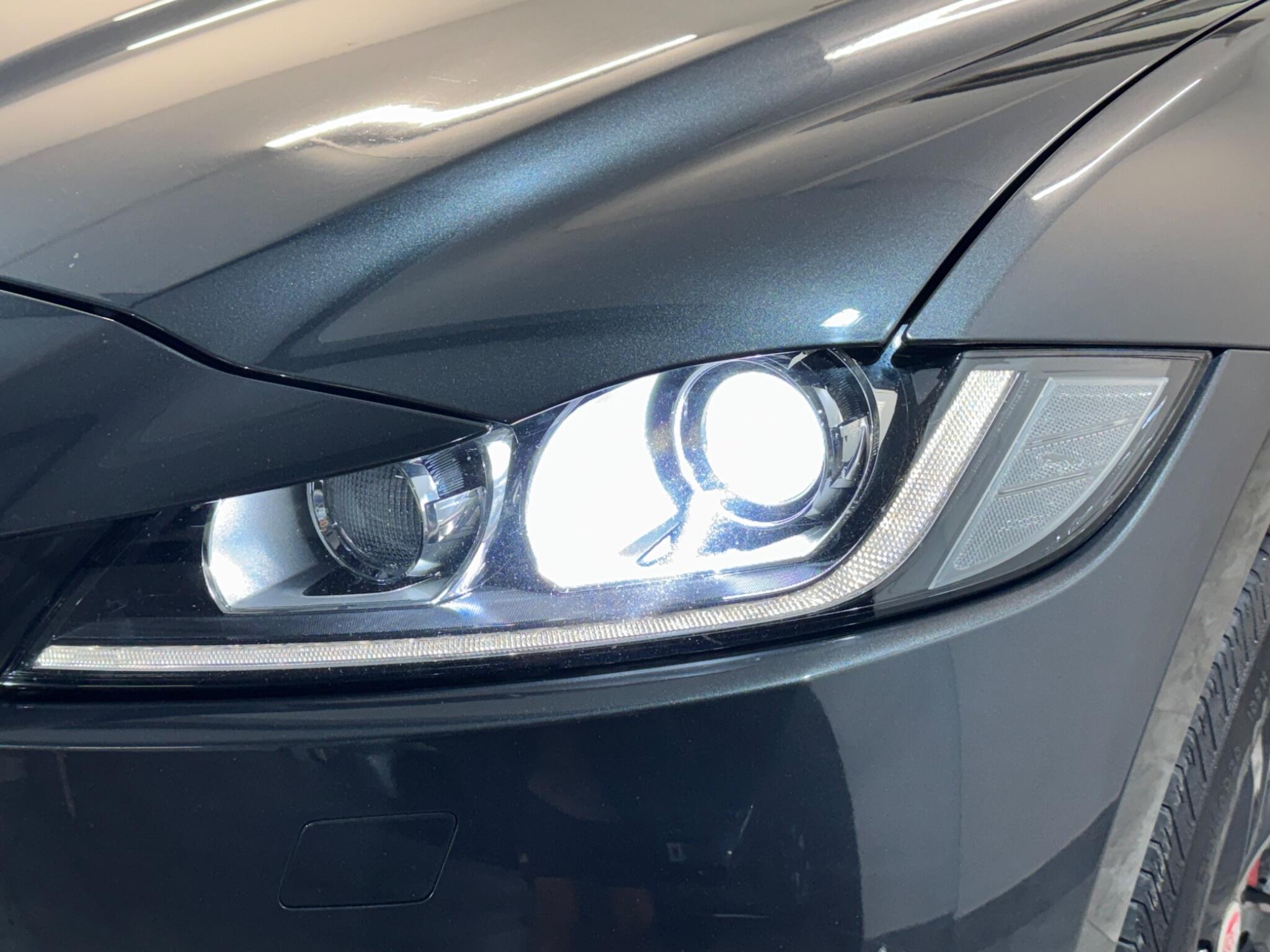 Jaguar F-Pace view 88