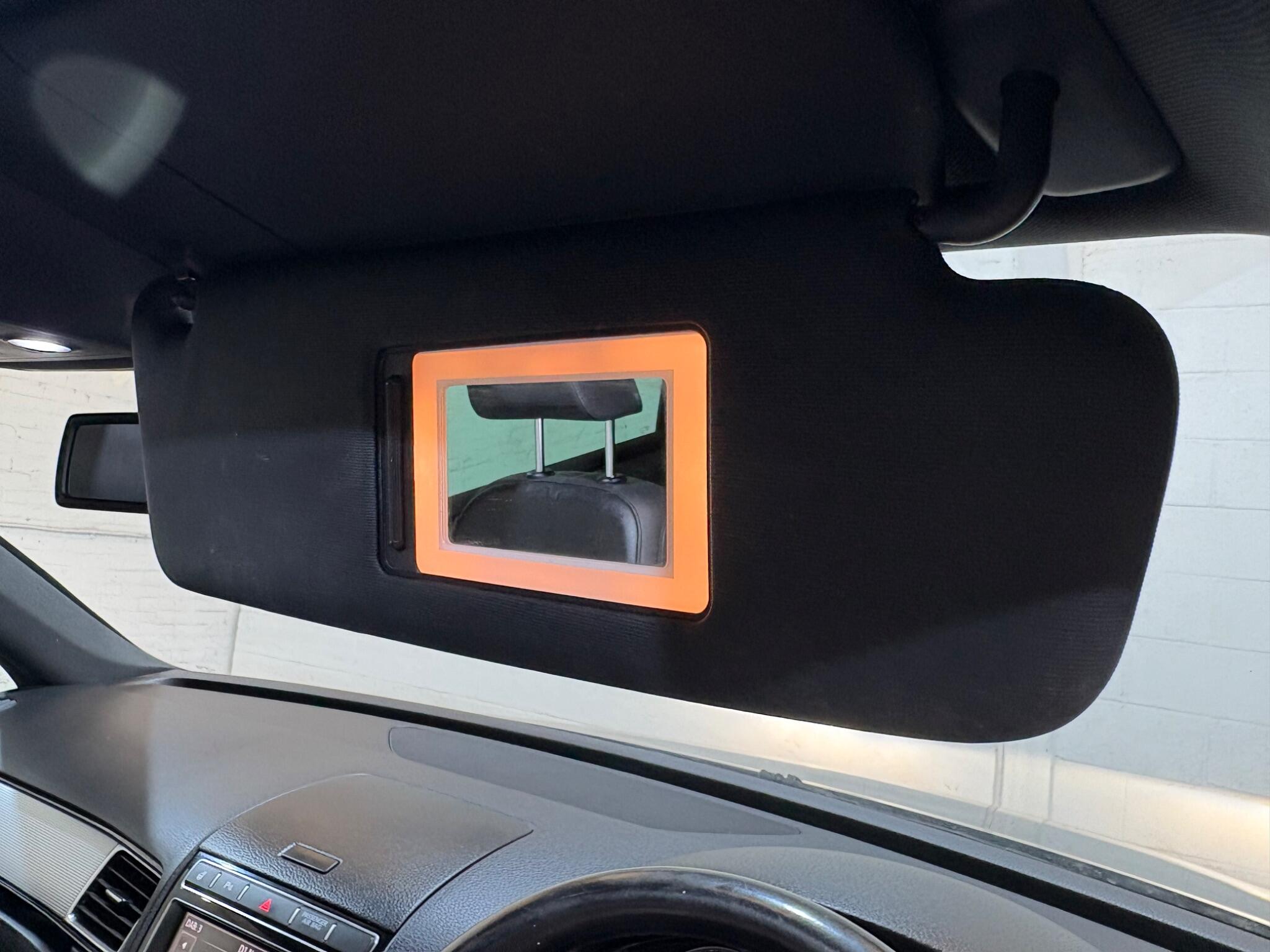 Volkswagen Touareg view 12