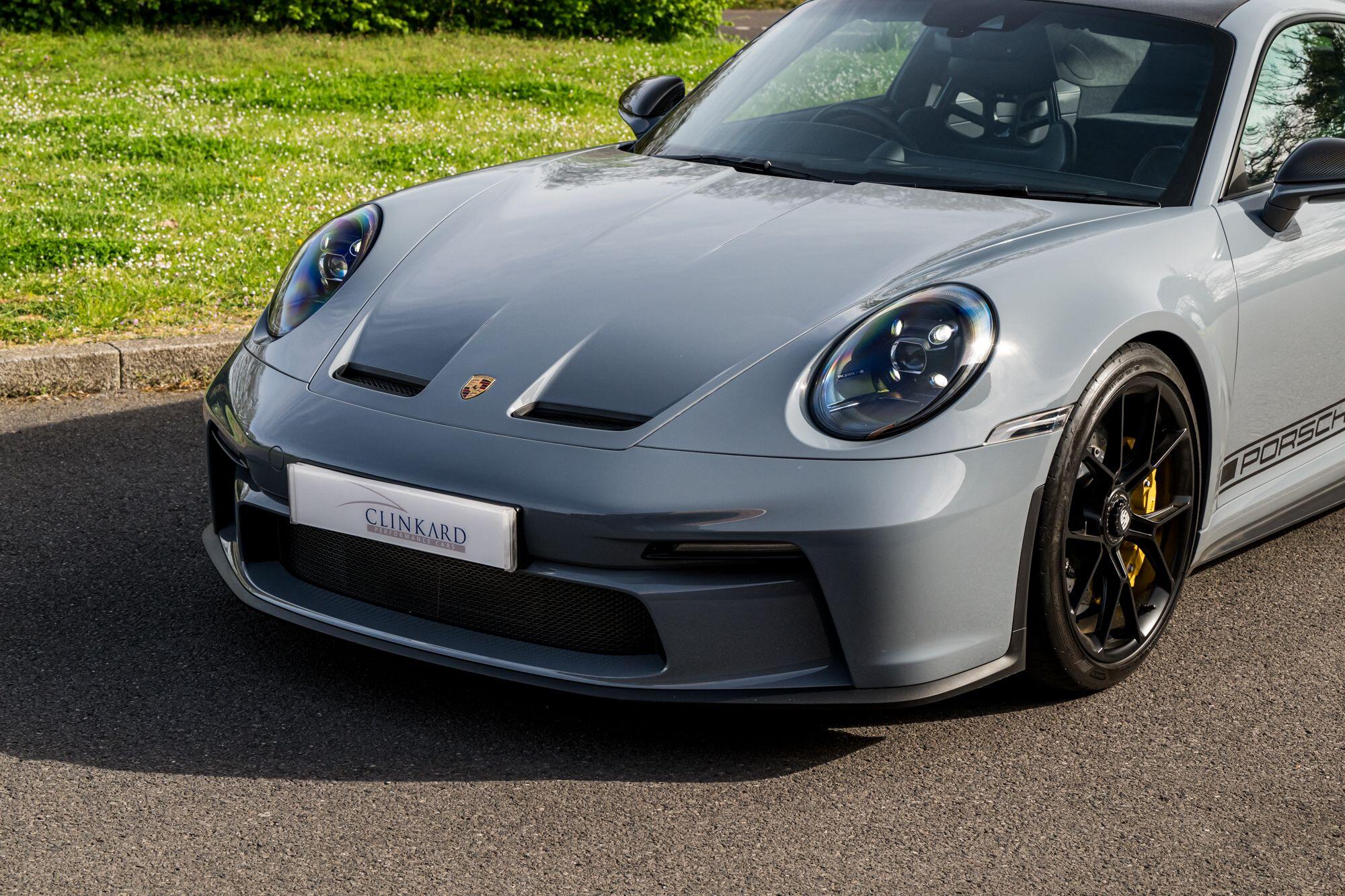Porsche 911 view 29