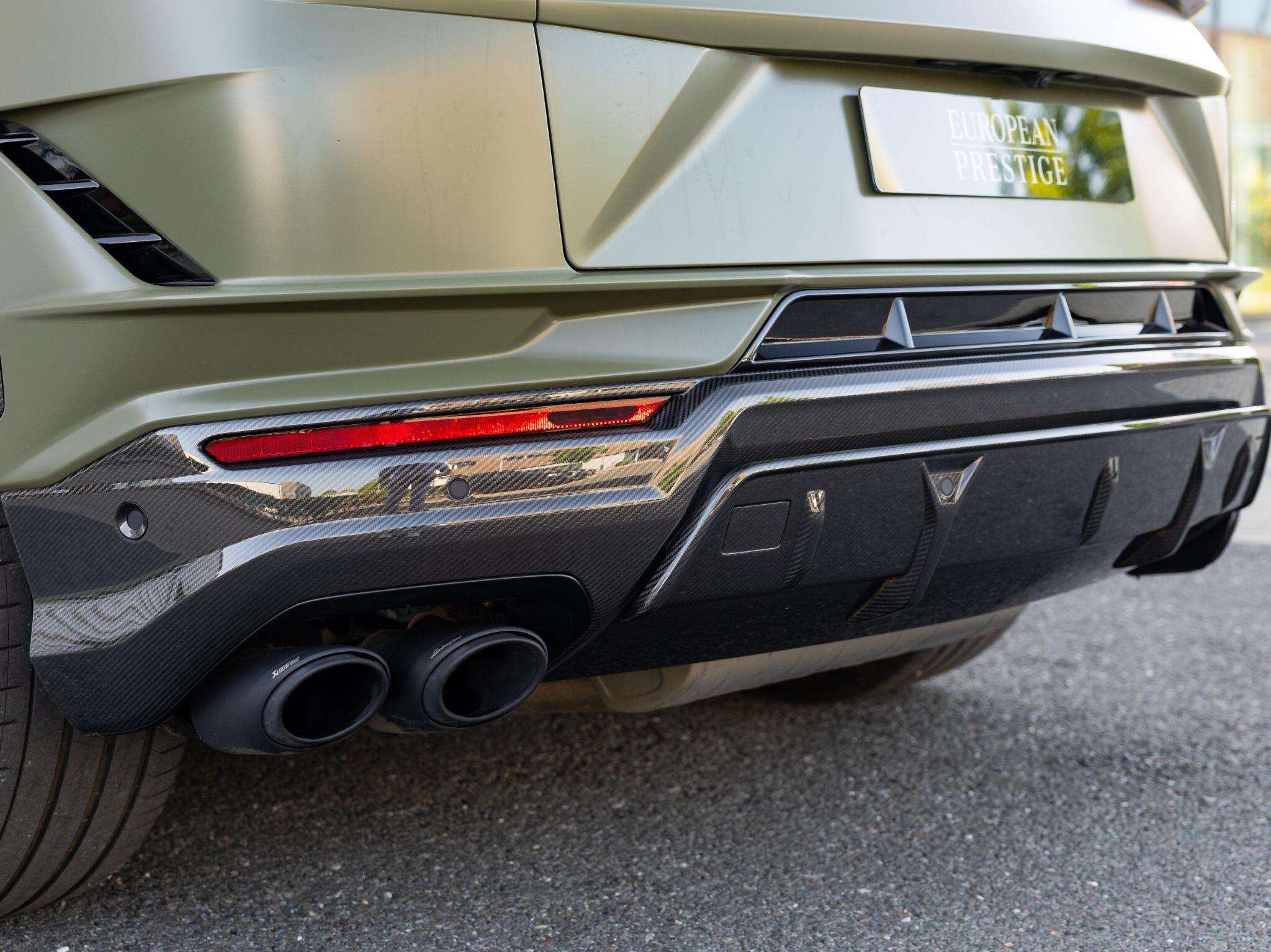Lamborghini Urus view 22