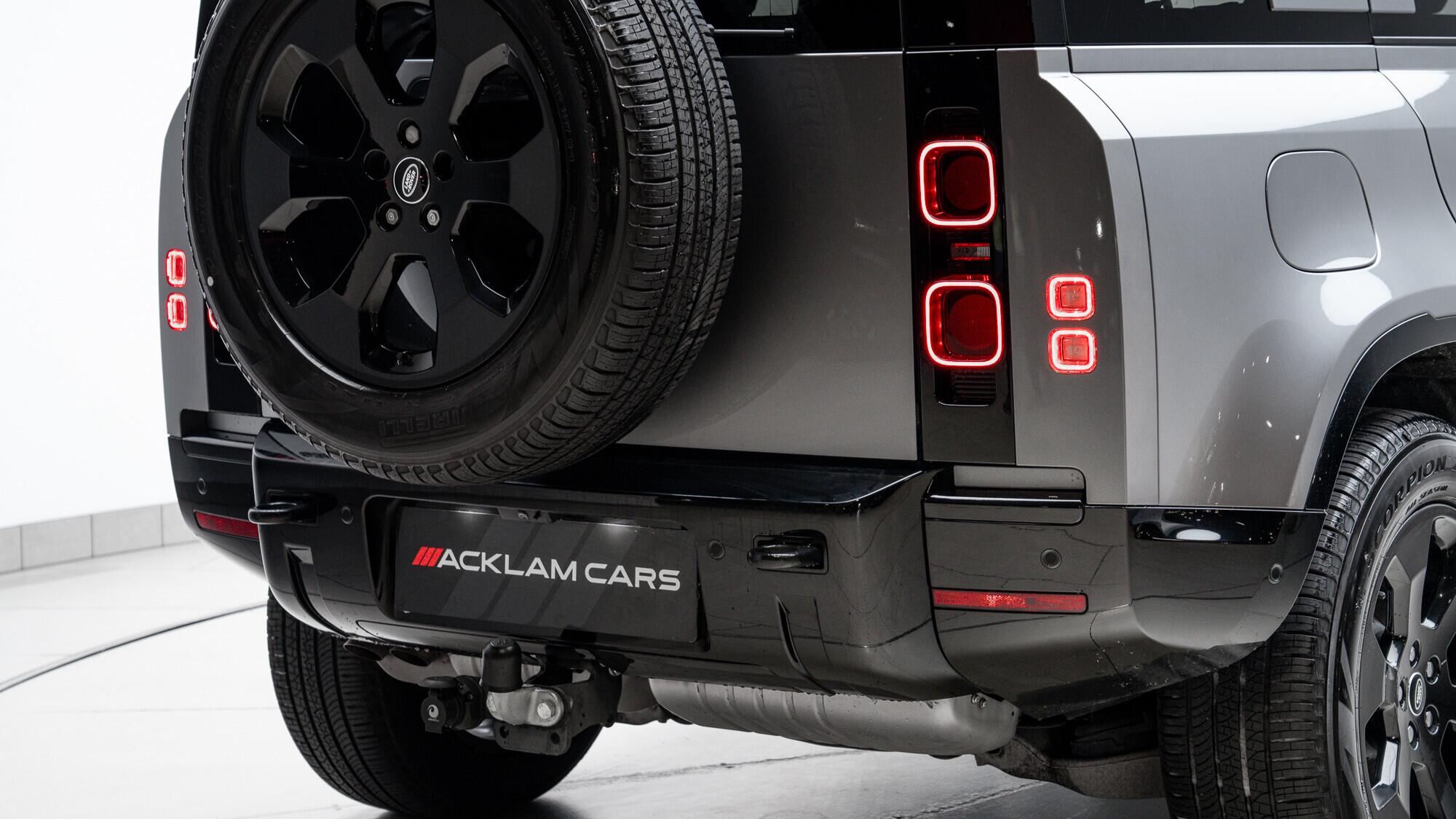 Land Rover Defender view 16