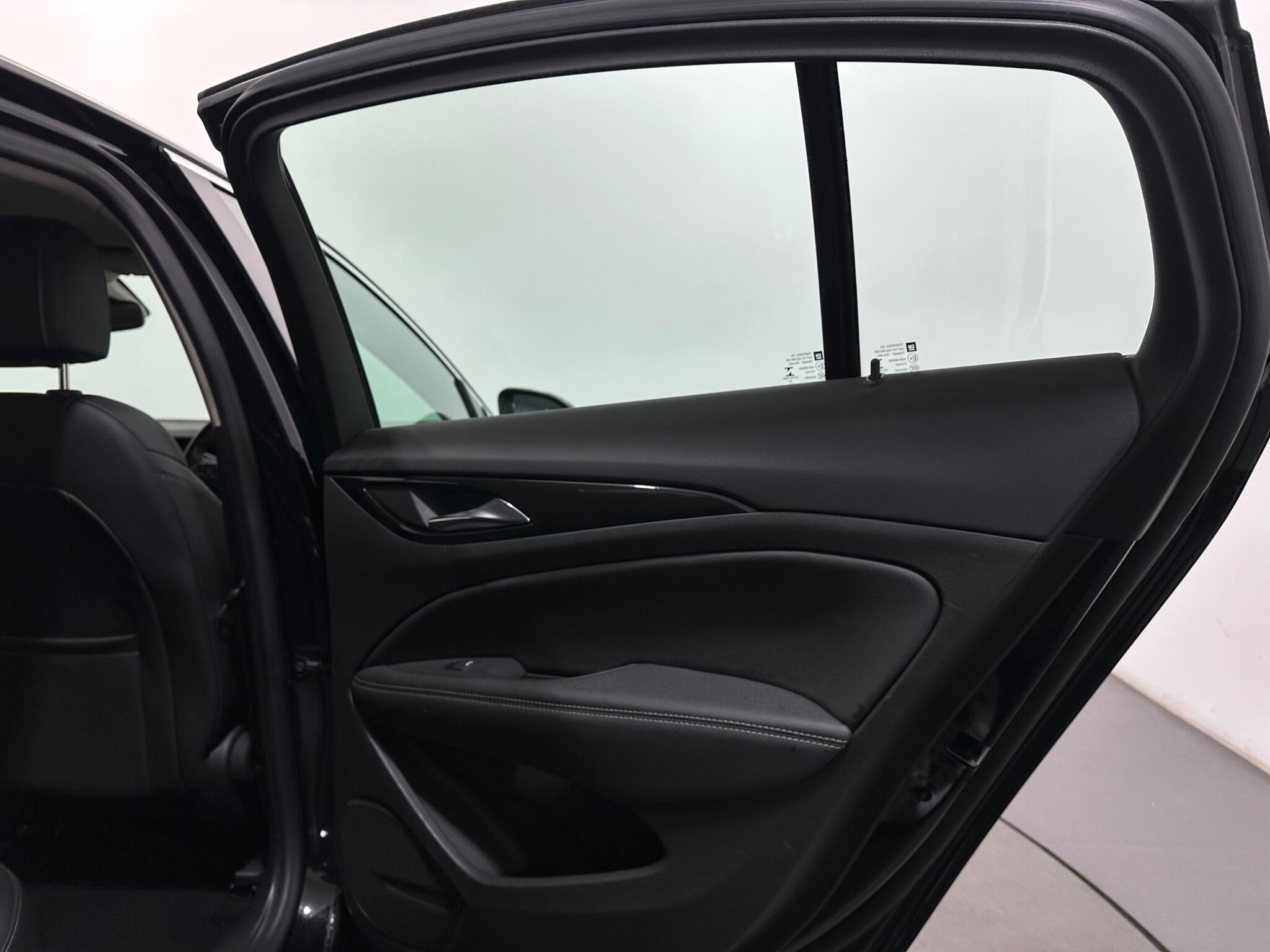 Vauxhall Insignia view 41