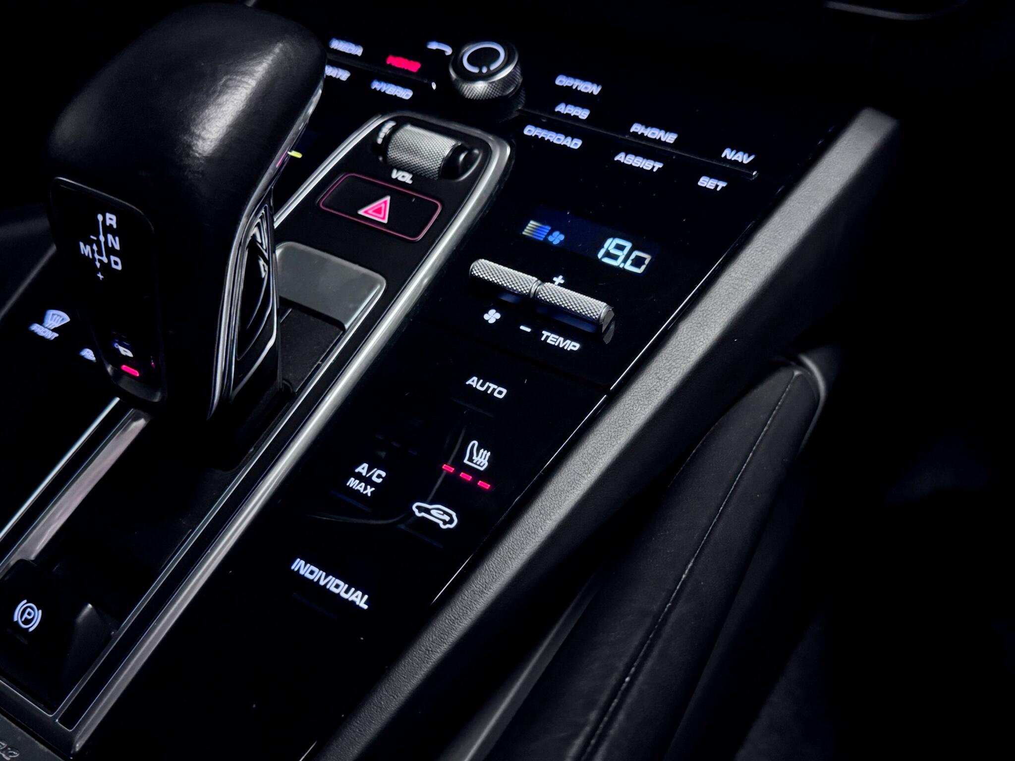 Porsche Cayenne view 43