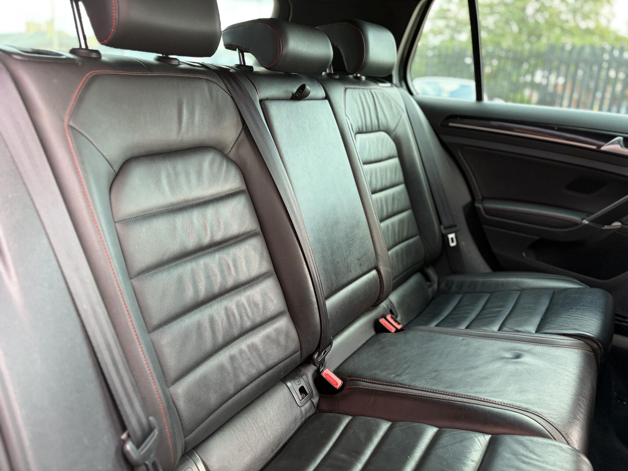 Volkswagen Golf view 24