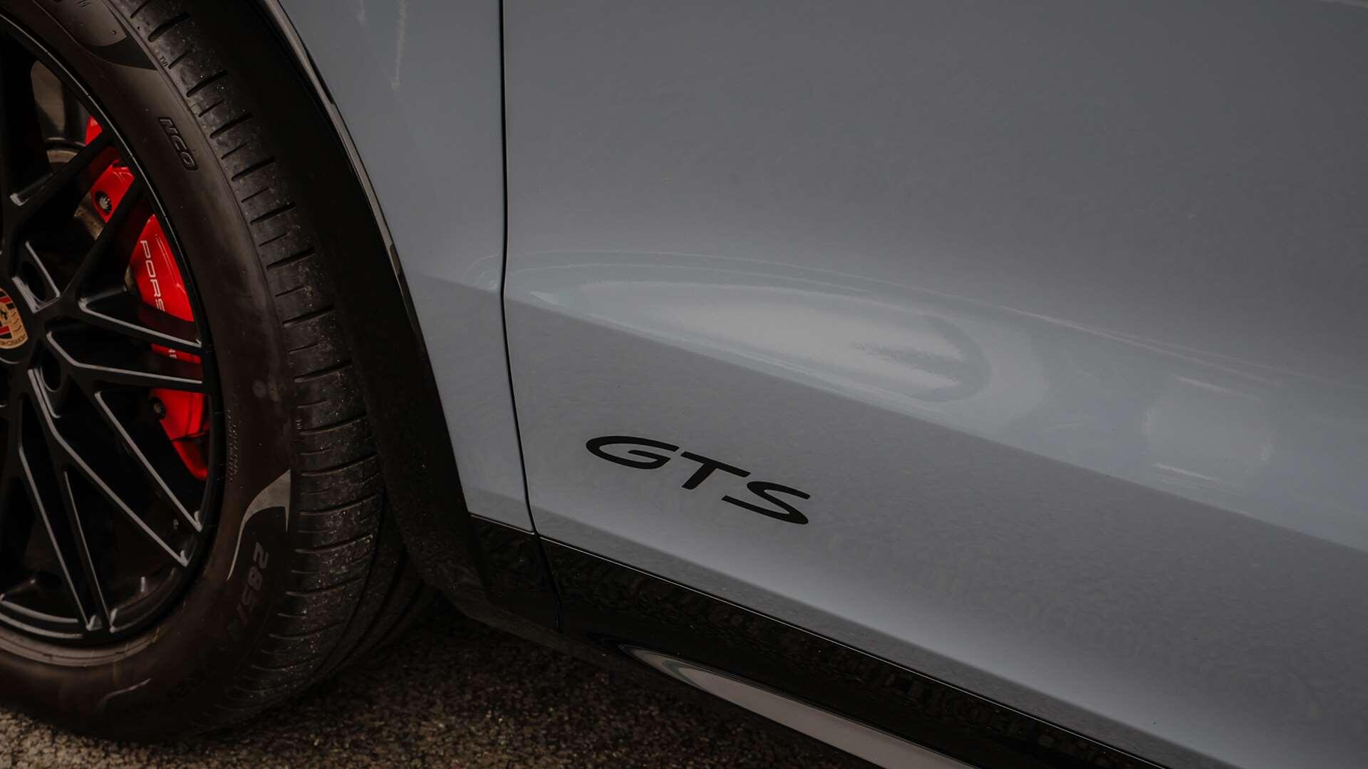 Porsche Cayenne view 29