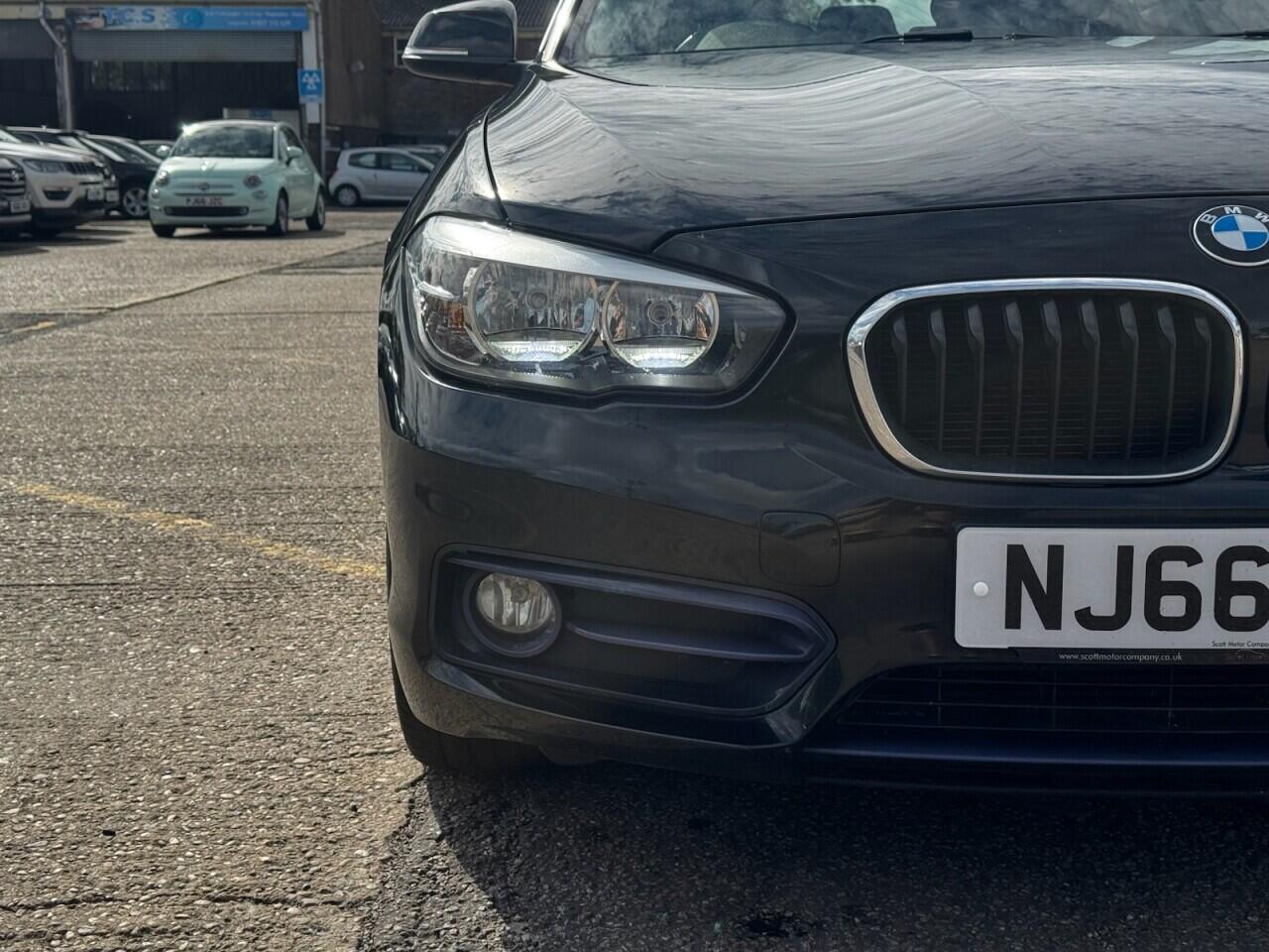 BMW 1 Series view 19