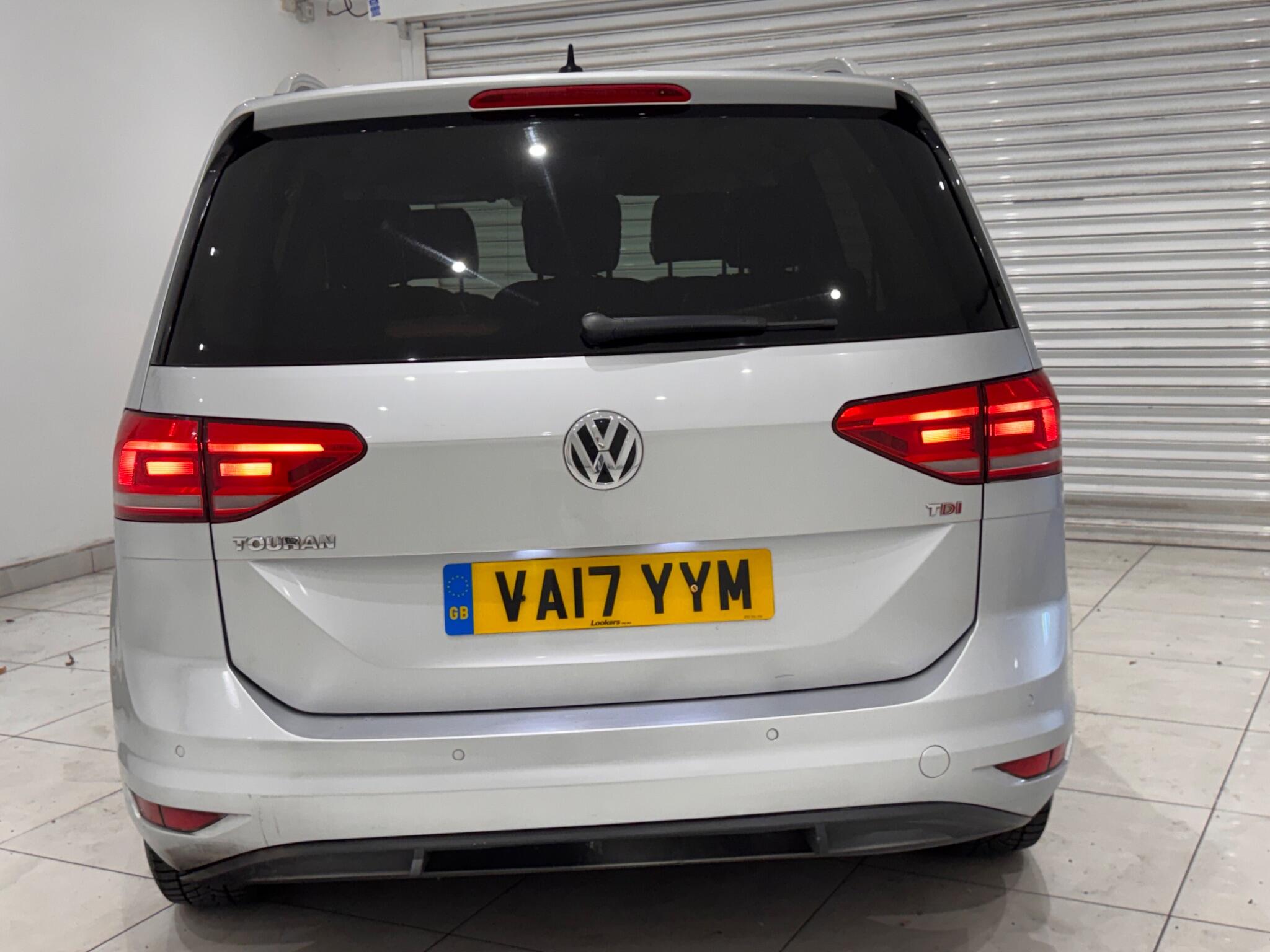Volkswagen Touran view 7