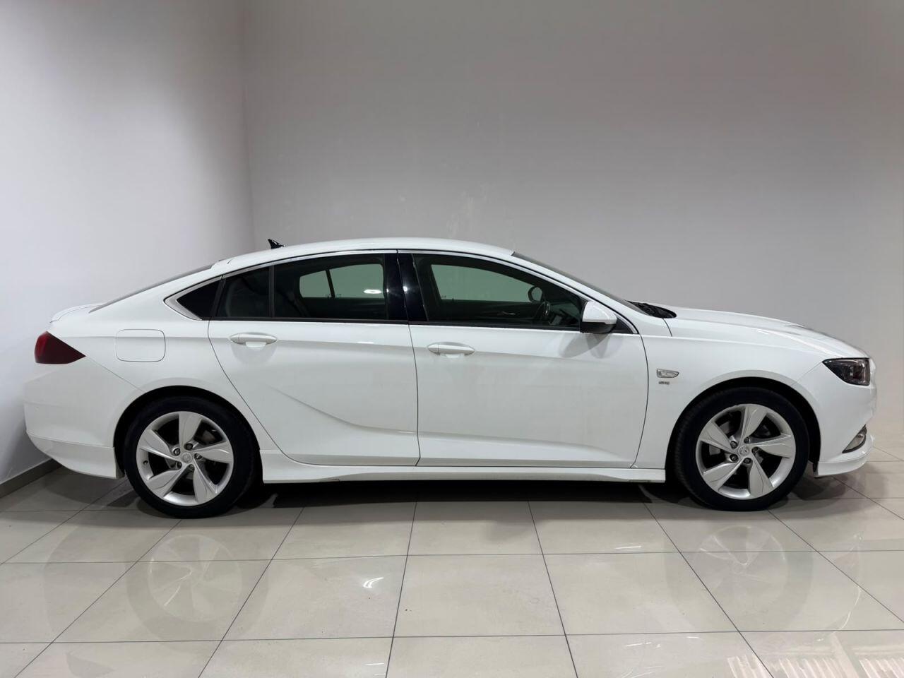 Vauxhall Insignia view 10