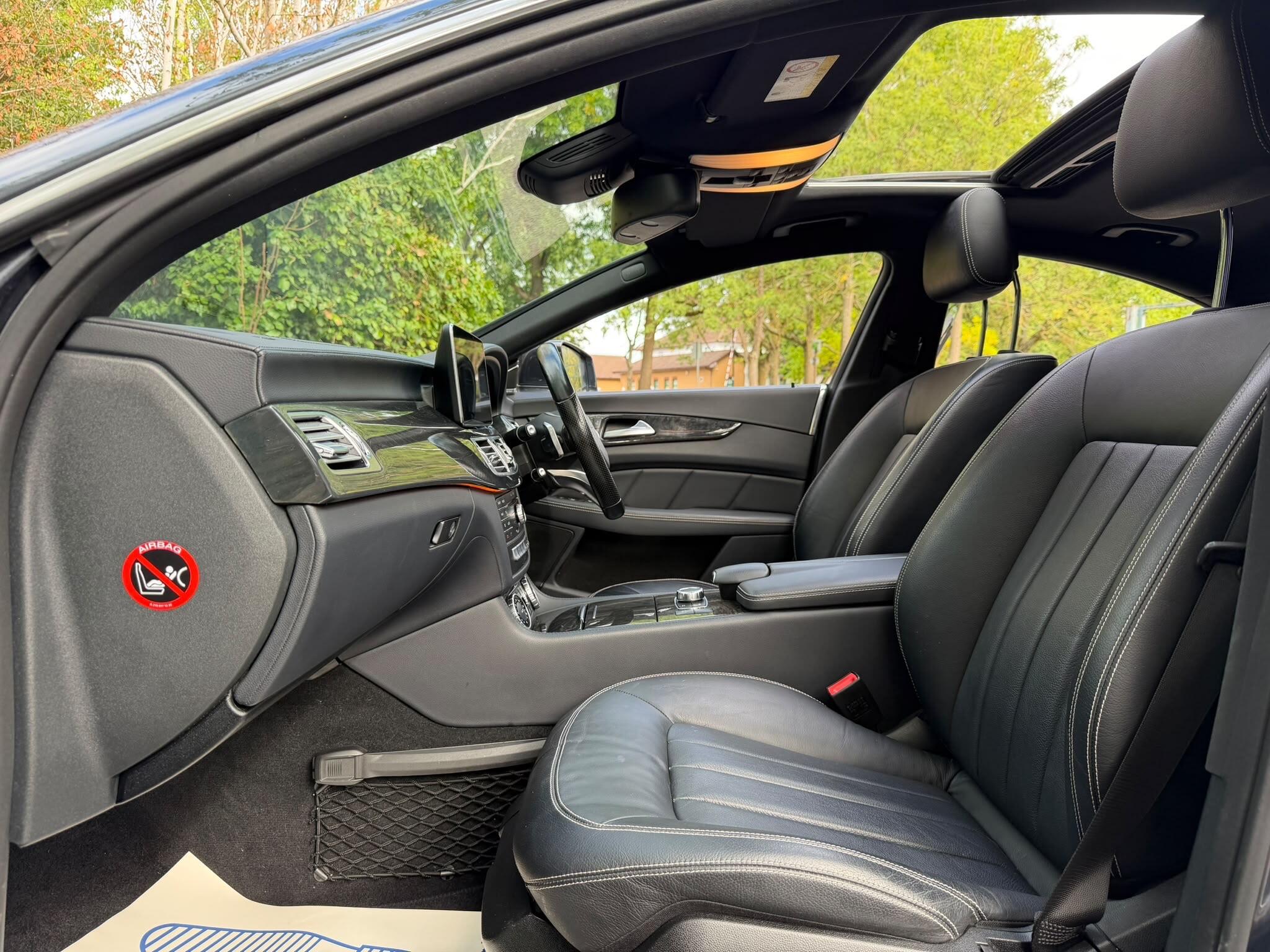 Mercedes-Benz CLS view 14