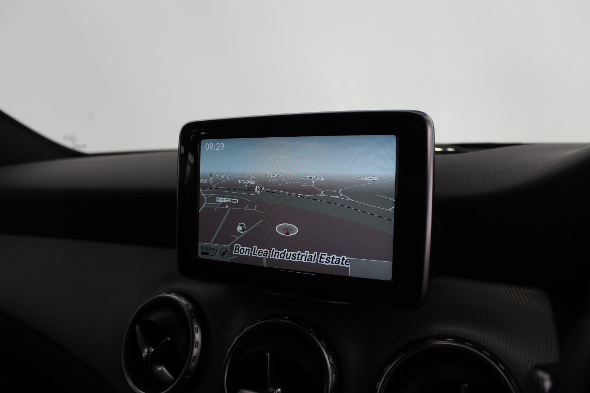 Mercedes-Benz Gla view 40