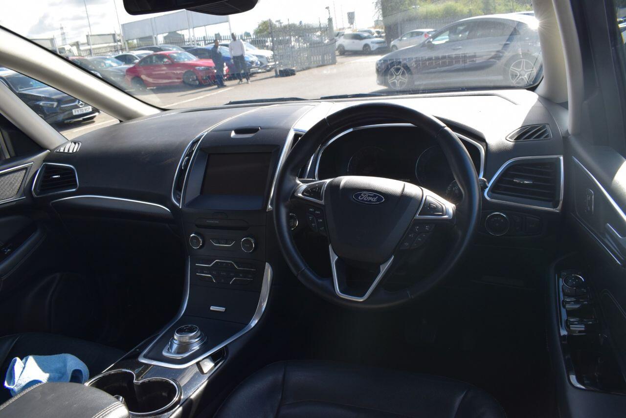 Ford Galaxy view 21