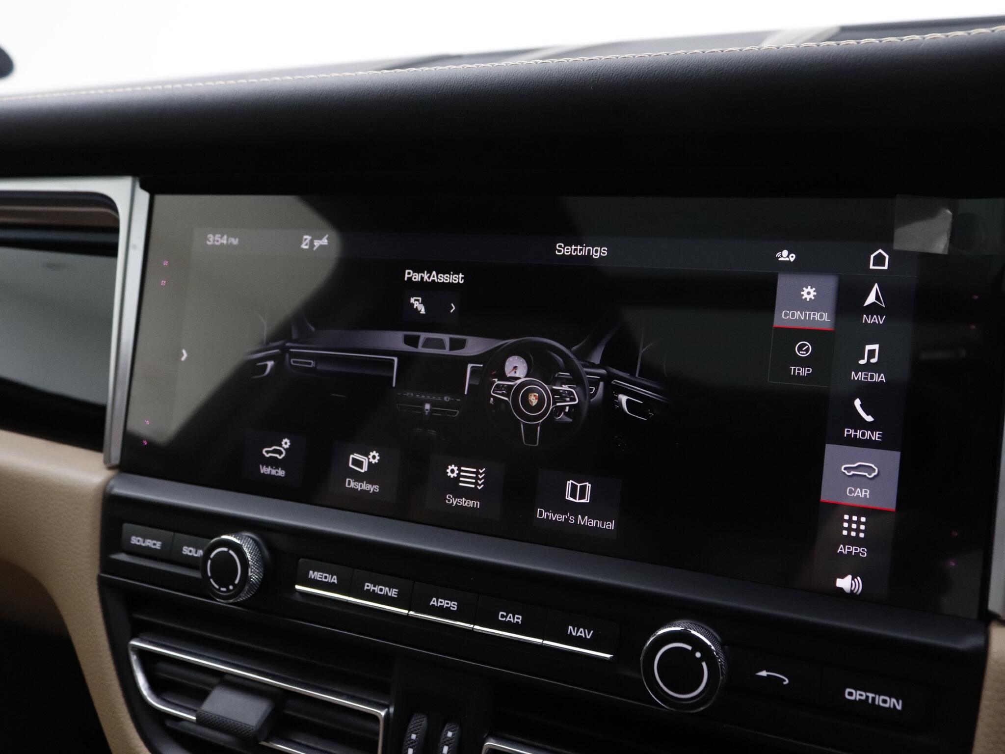 Porsche Macan view 31