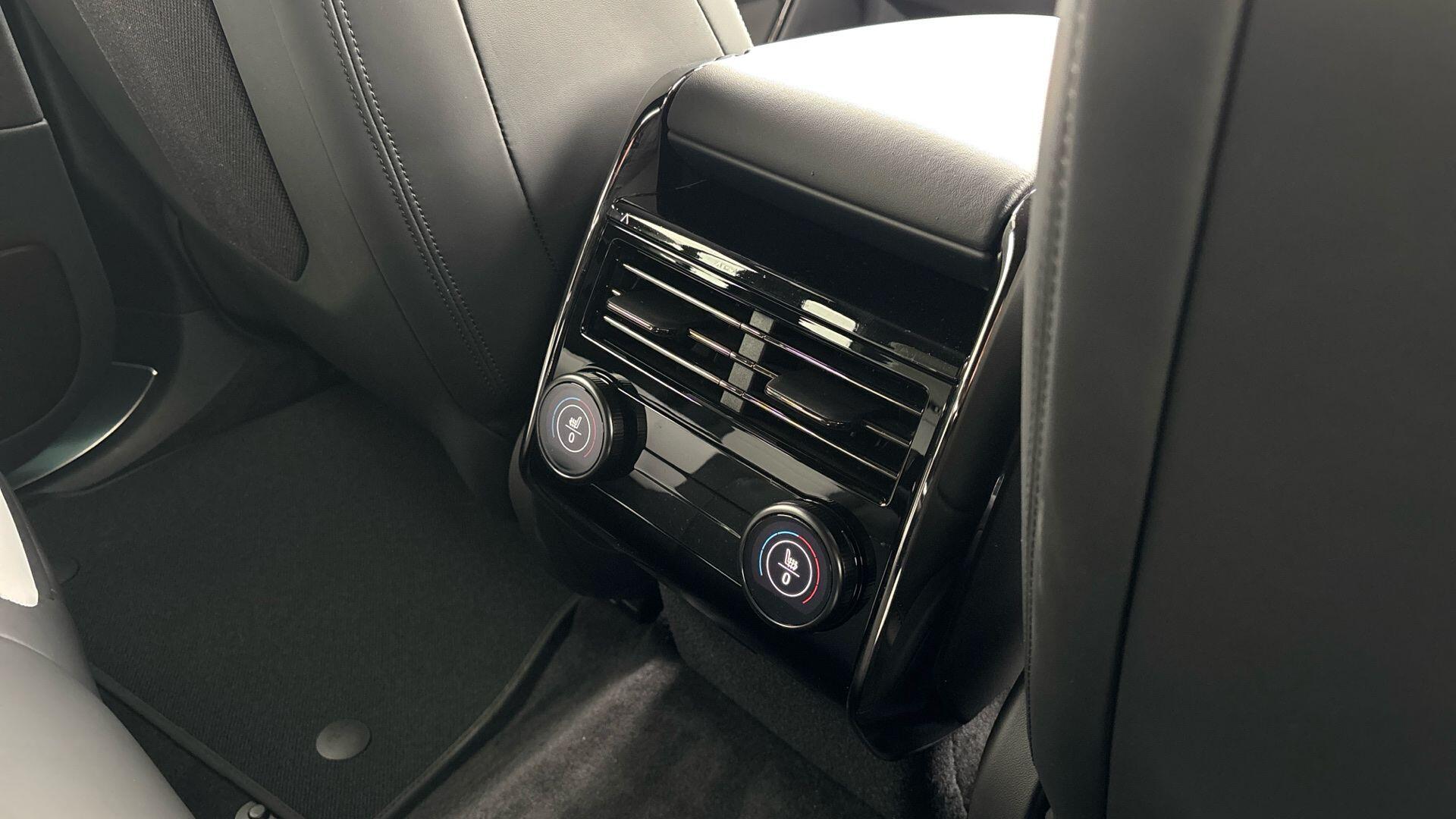 Land Rover Range Rover Sport view 16