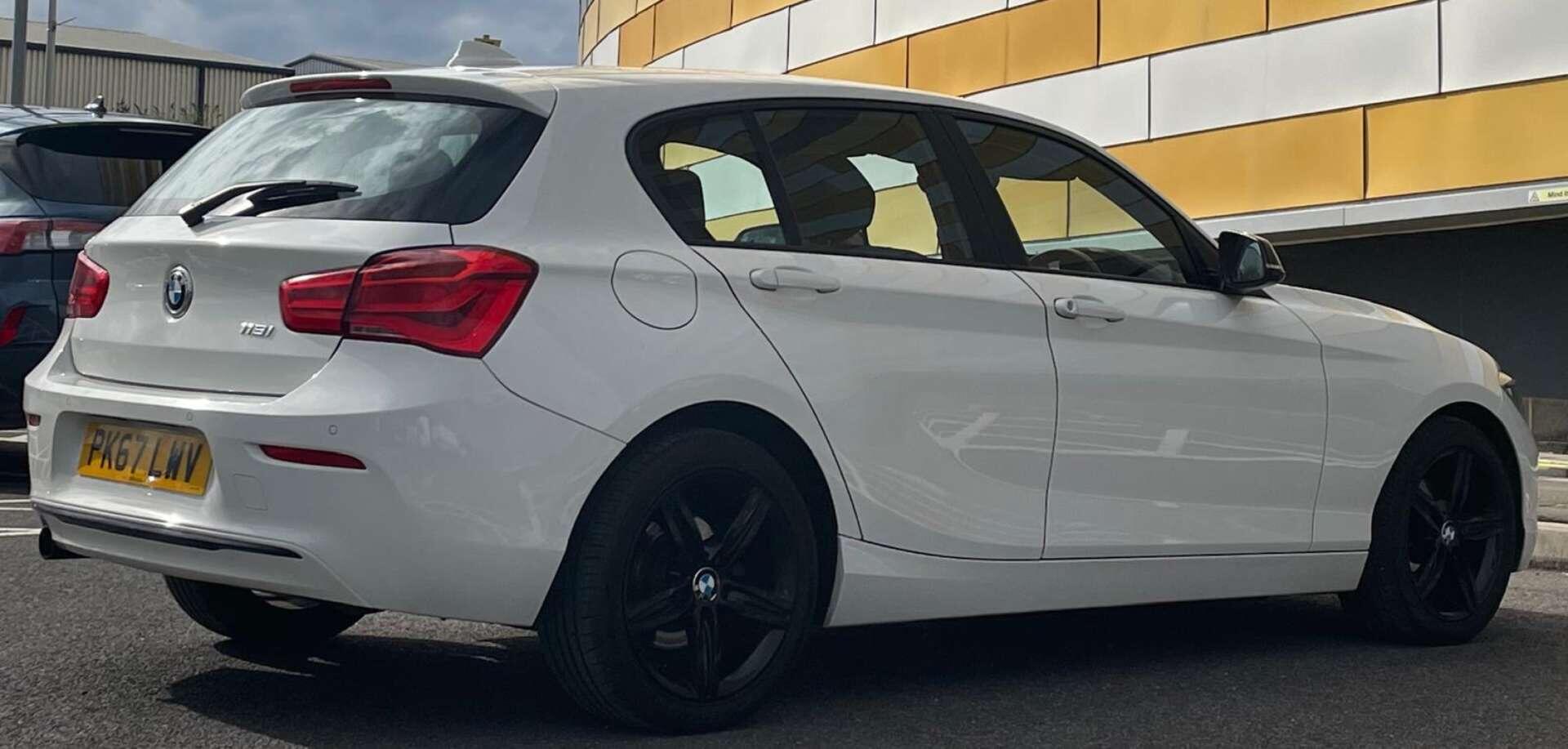 BMW 1 Series view 9