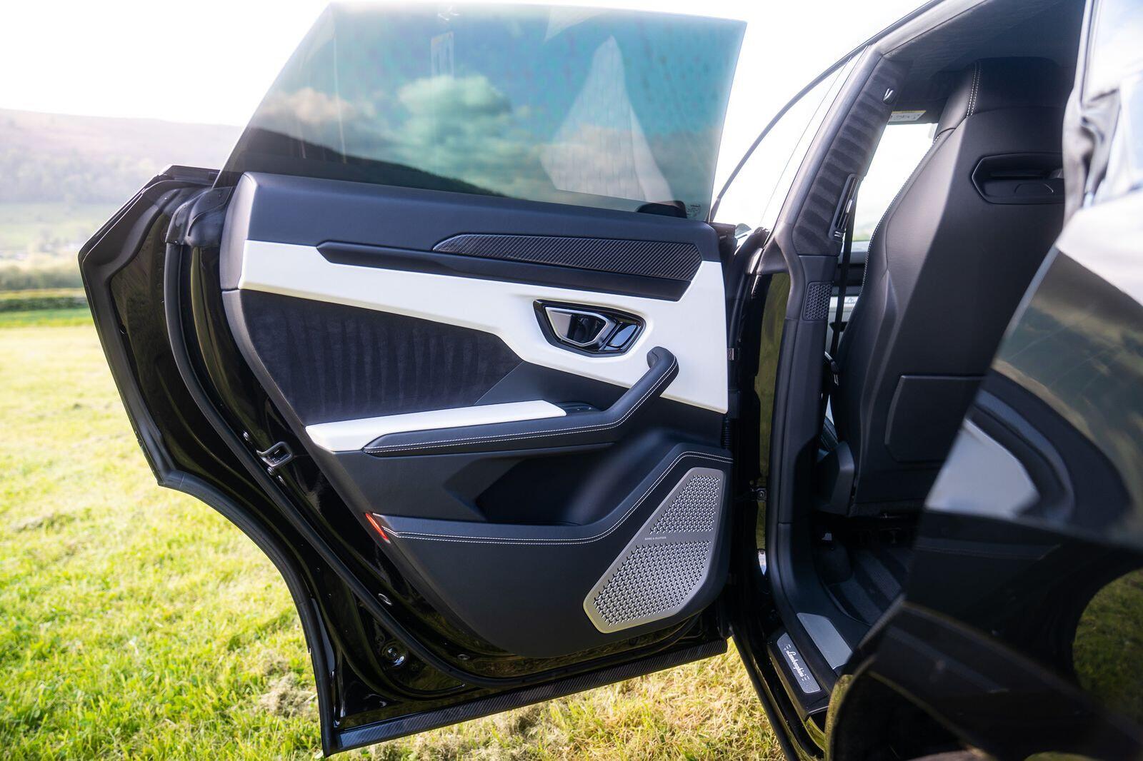 Lamborghini Urus view 41