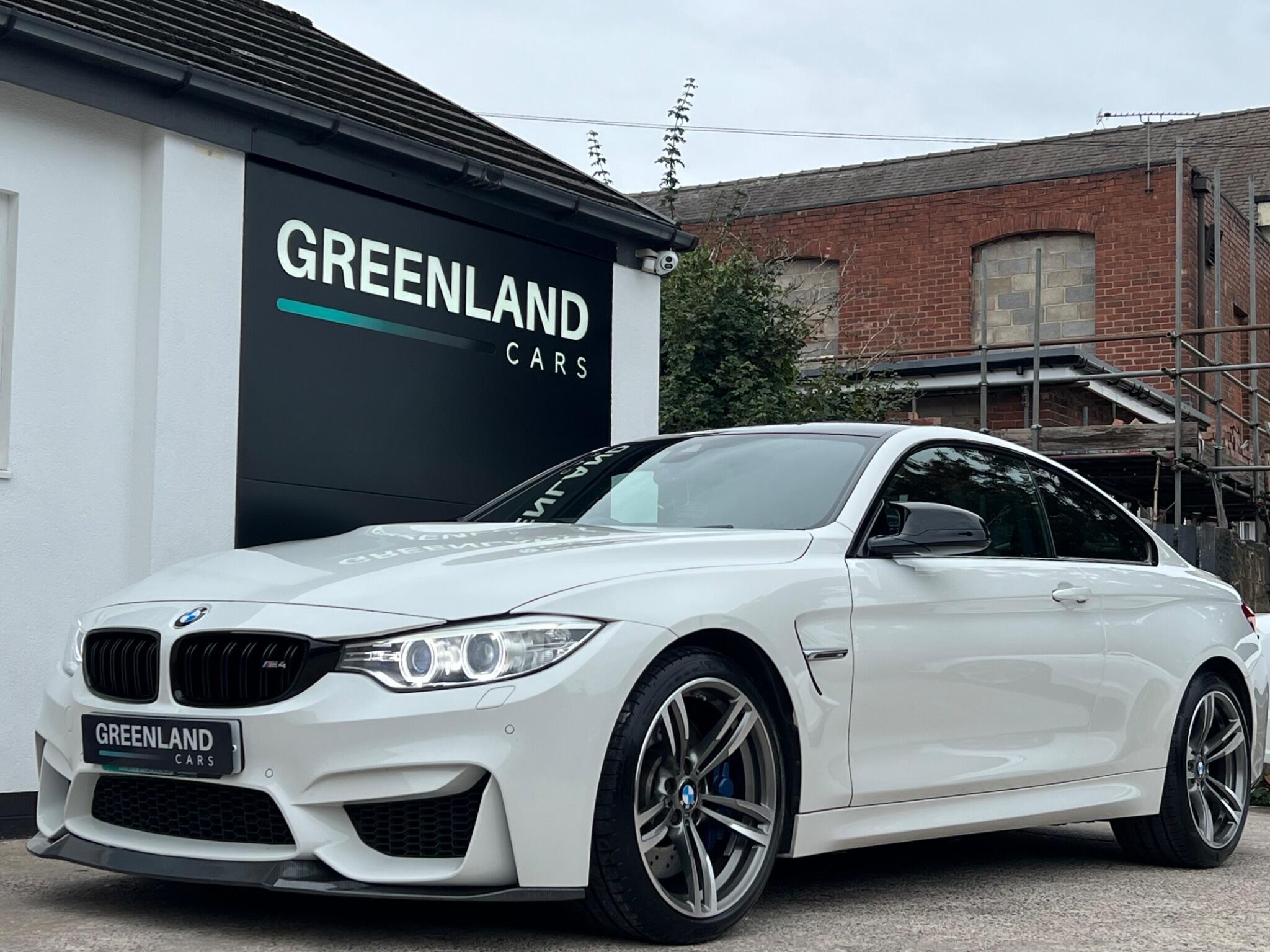 BMW M4 view 23