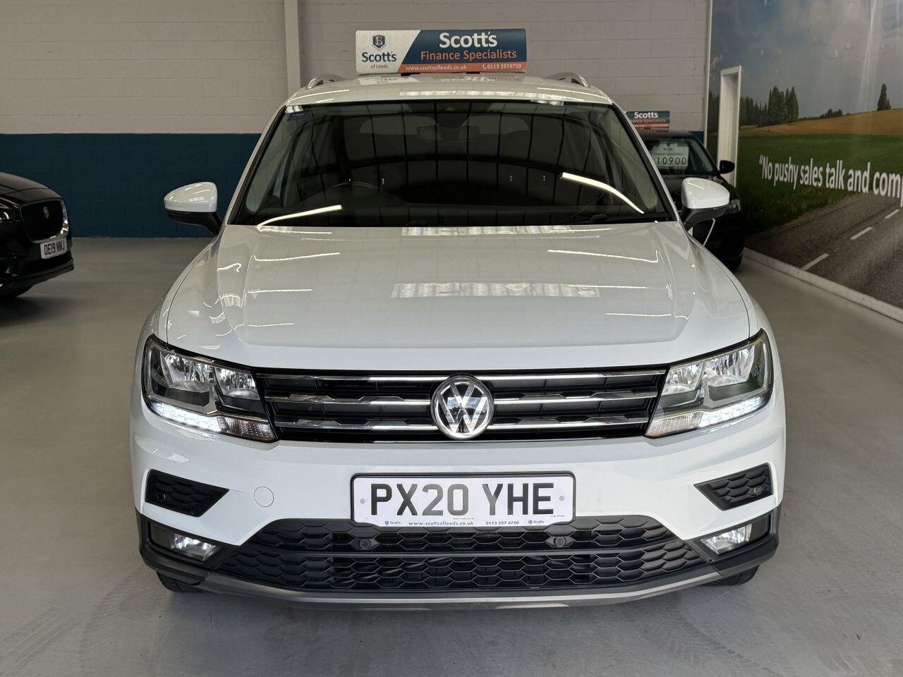 Volkswagen Tiguan Allspace view 2