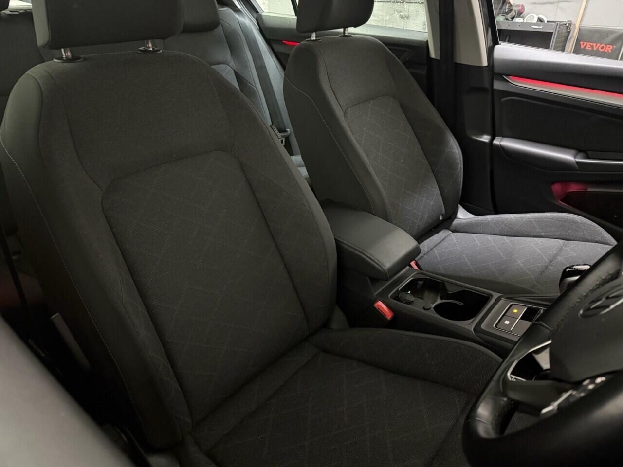 Volkswagen Golf view 12