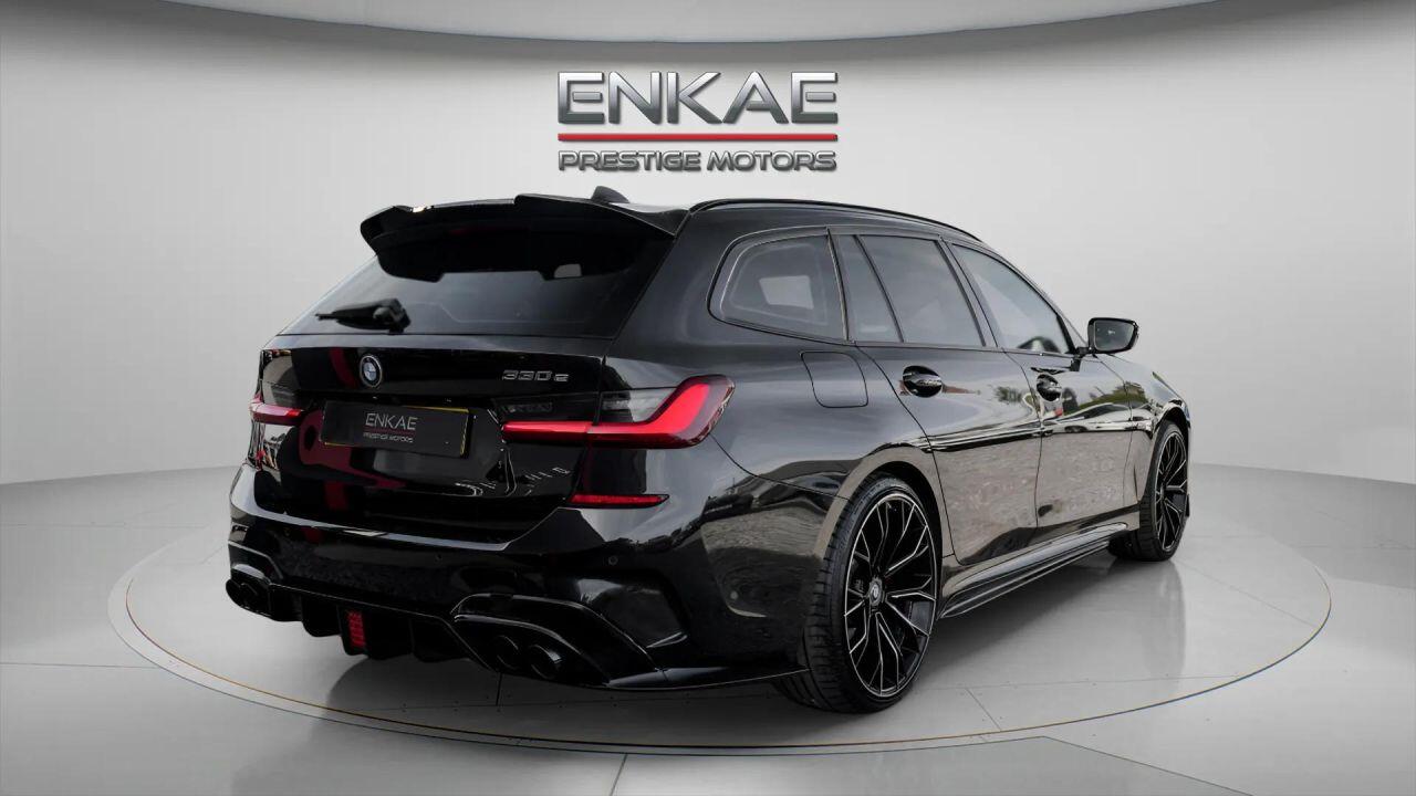 BMW 3 Series view 4