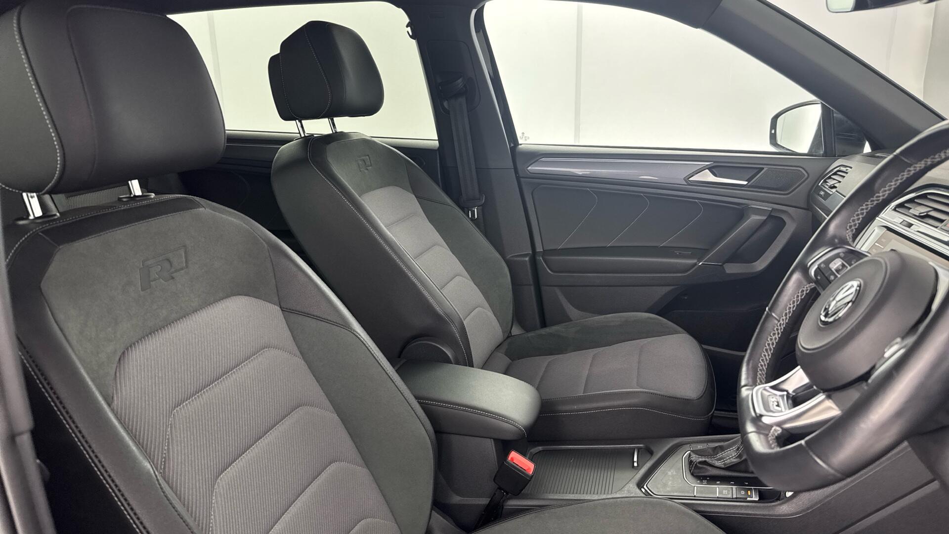 Volkswagen Tiguan Allspace view 18