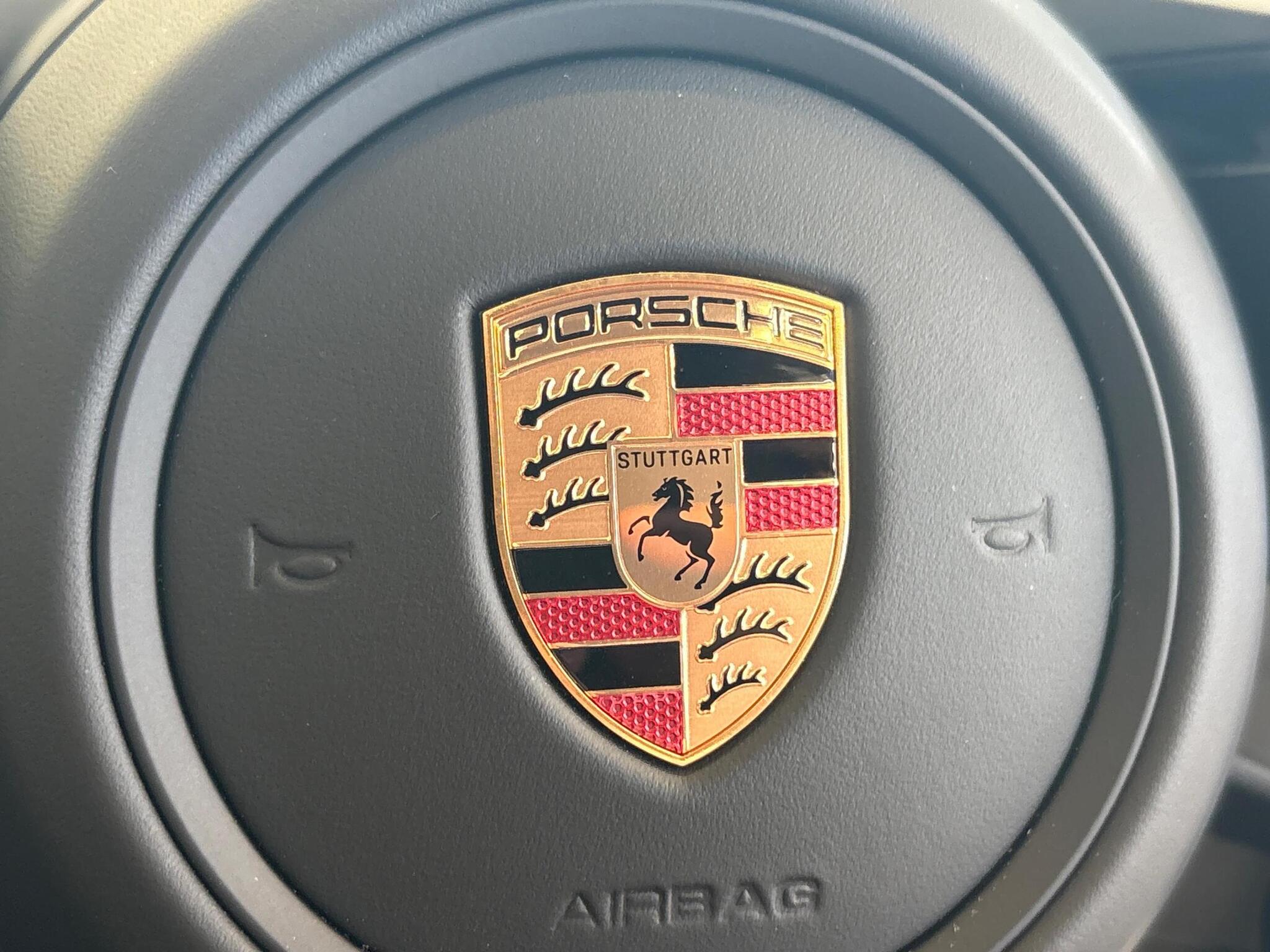 Porsche Macan view 41