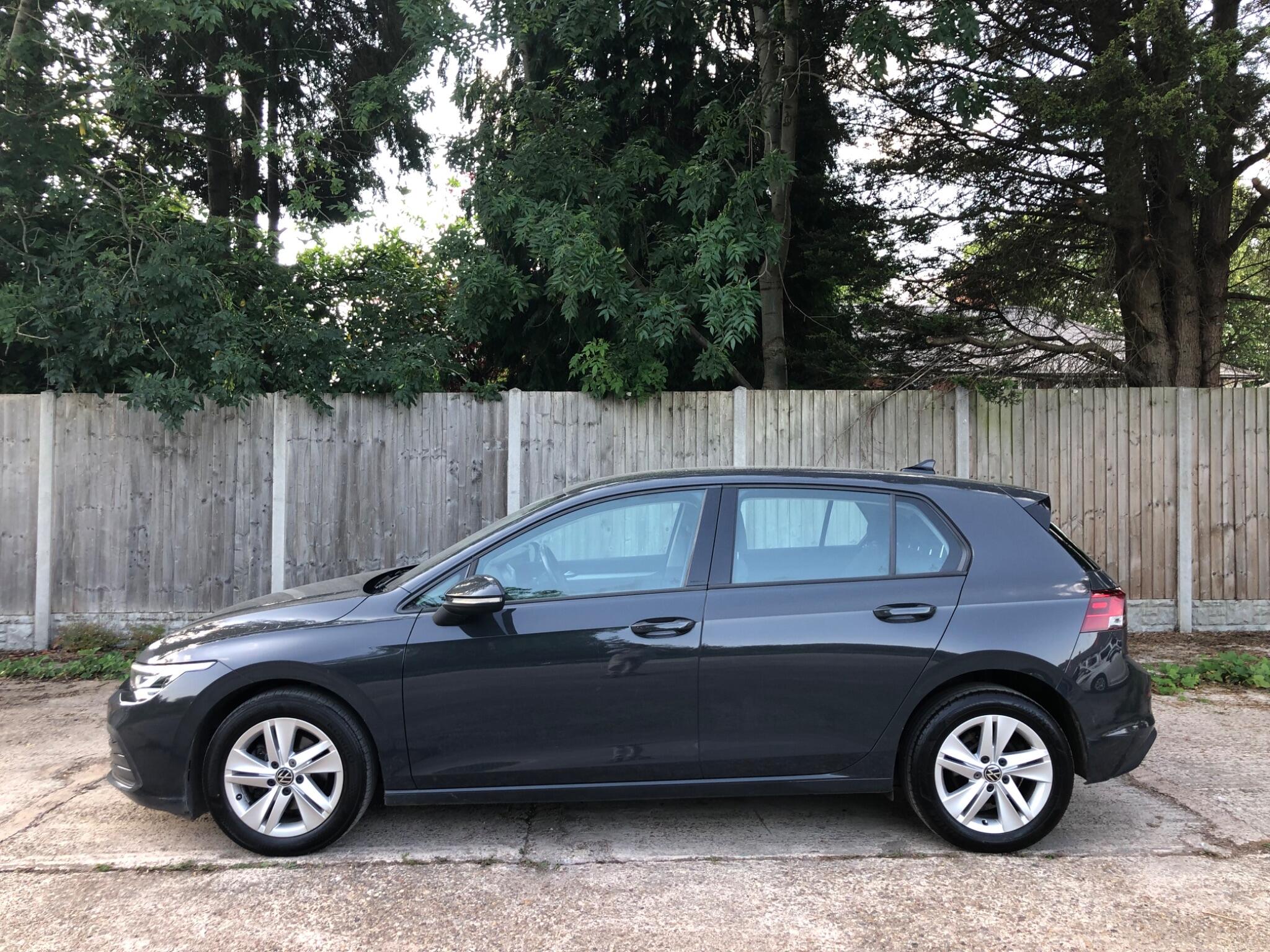 Volkswagen Golf view 4