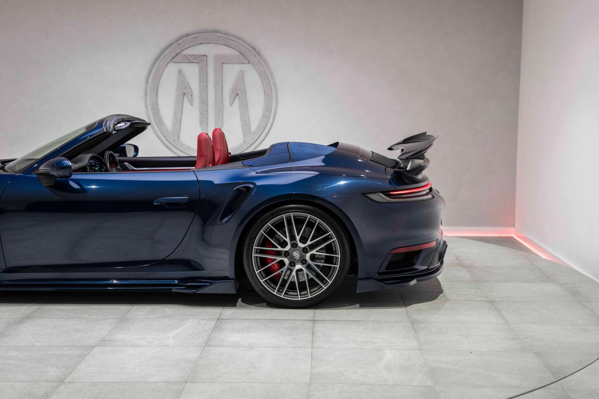 Porsche 911 view 26