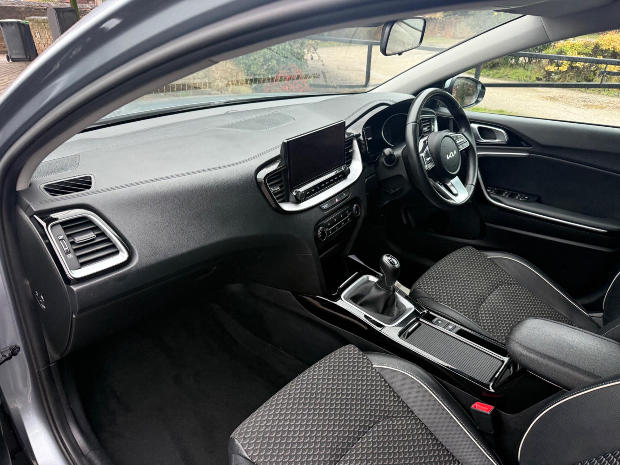 2022 Kia XCeed 1.0 T-GDi Connect Euro 6 (s/s) 5dr • 32,702 miles image 15